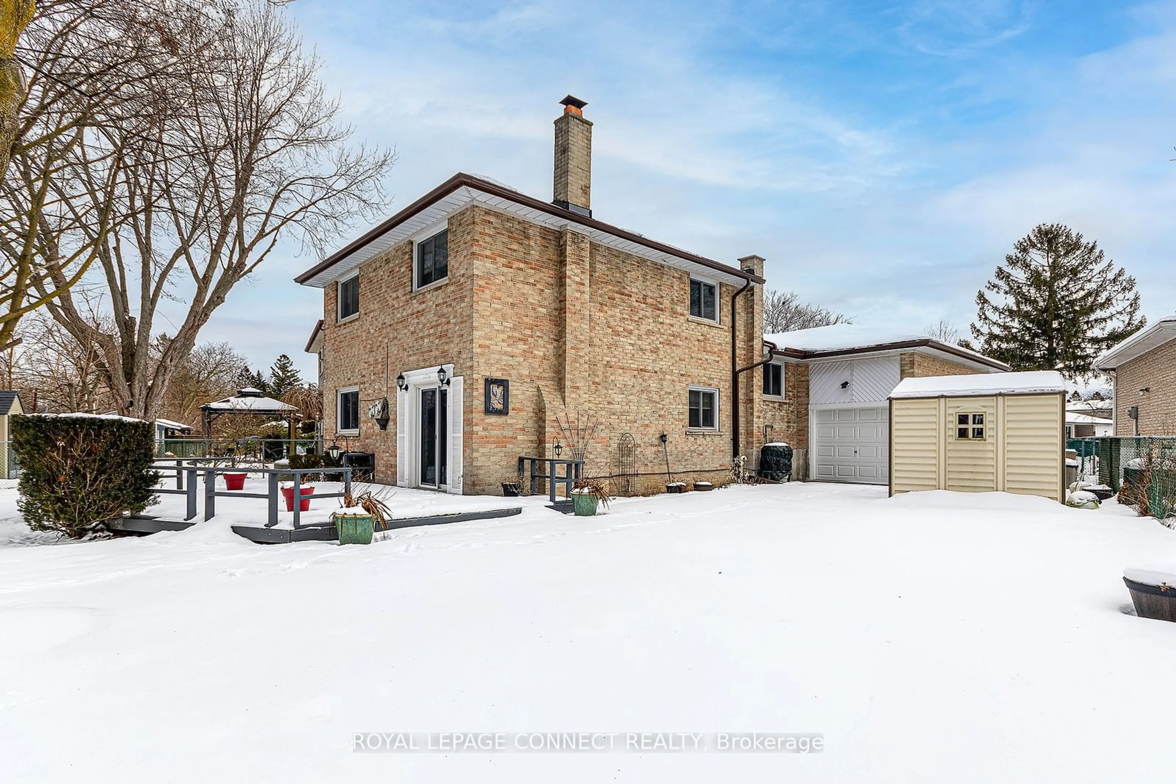 A pic from outside/outdoor area/front of a property/back of a property/a pic from drone, street for 36 Tivoli Crt, Toronto Ontario M1E 2A4