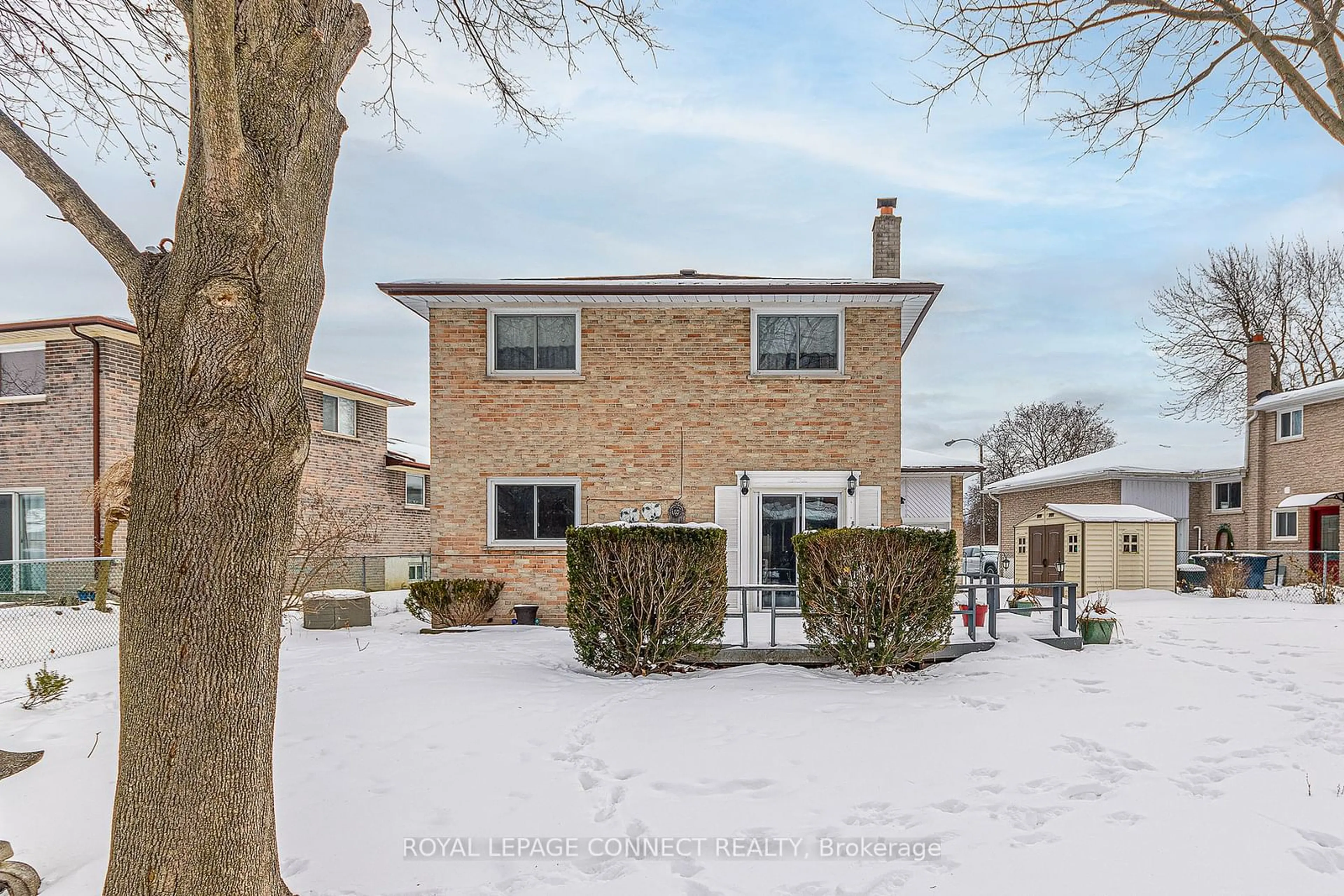 A pic from outside/outdoor area/front of a property/back of a property/a pic from drone, street for 36 Tivoli Crt, Toronto Ontario M1E 2A4