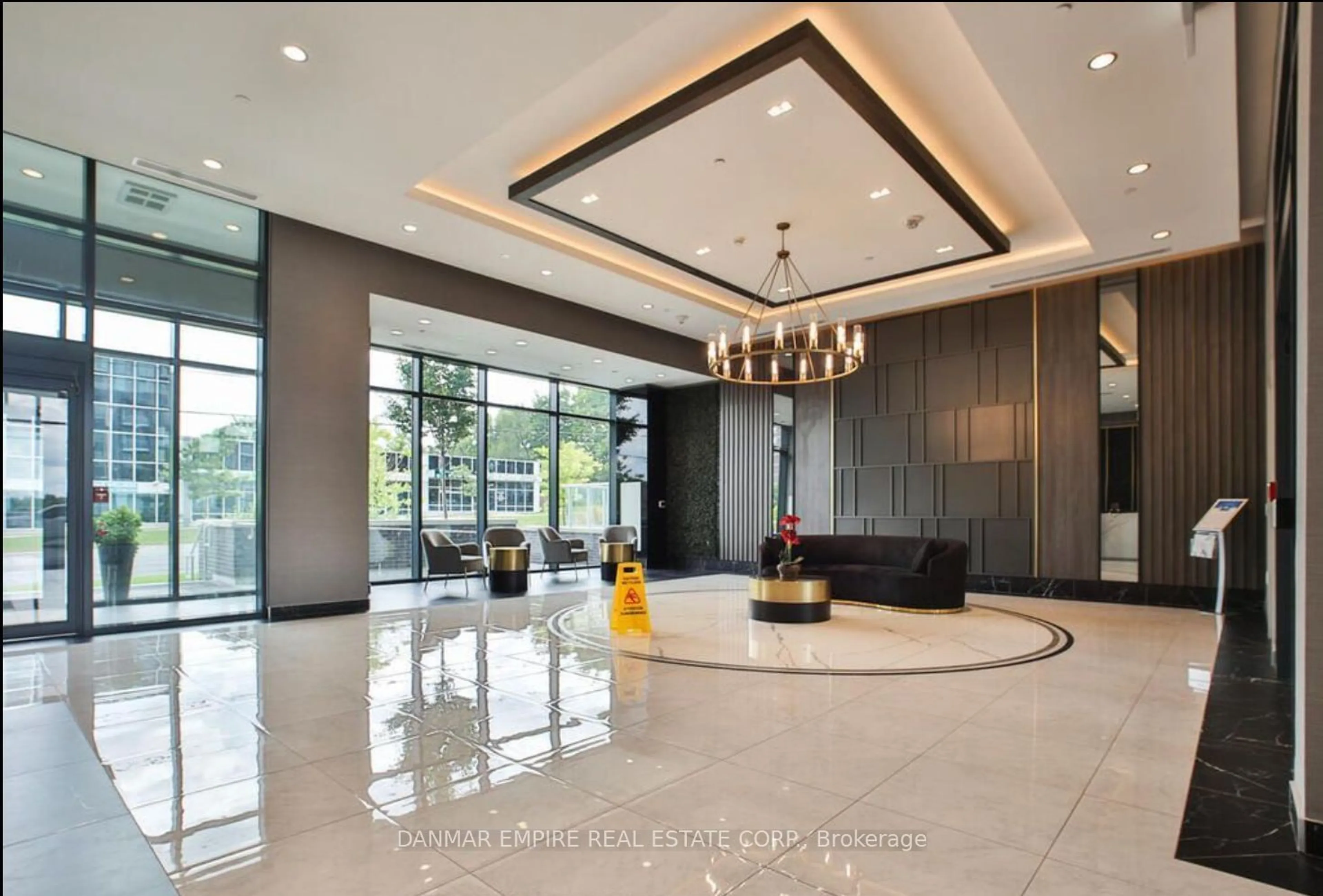 Indoor foyer for 3220 Sheppard Ave #810, Toronto Ontario M1T 0B7