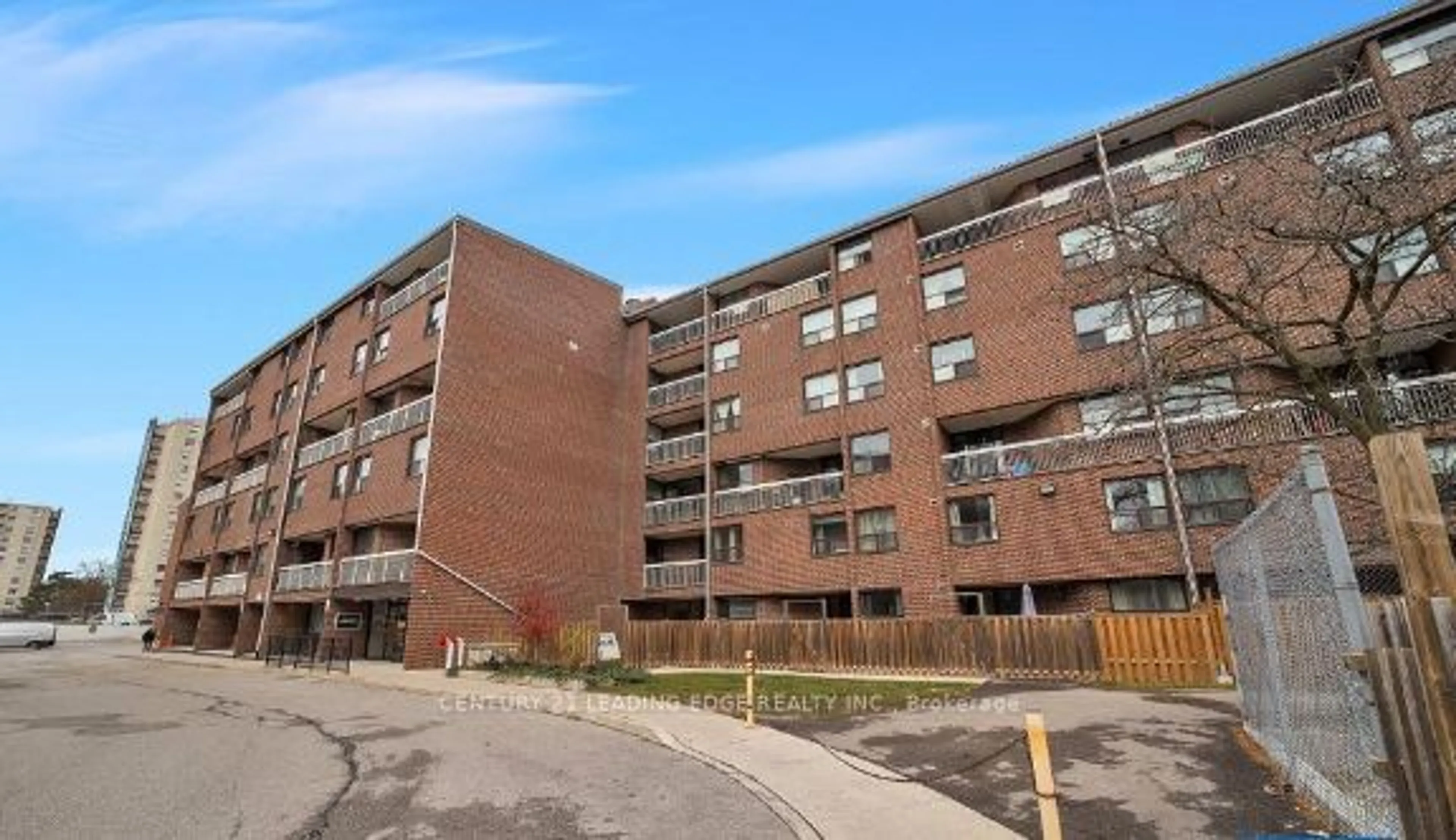 Patio, building for 4062 Lawrence Ave #306, Toronto Ontario M1E 4V5