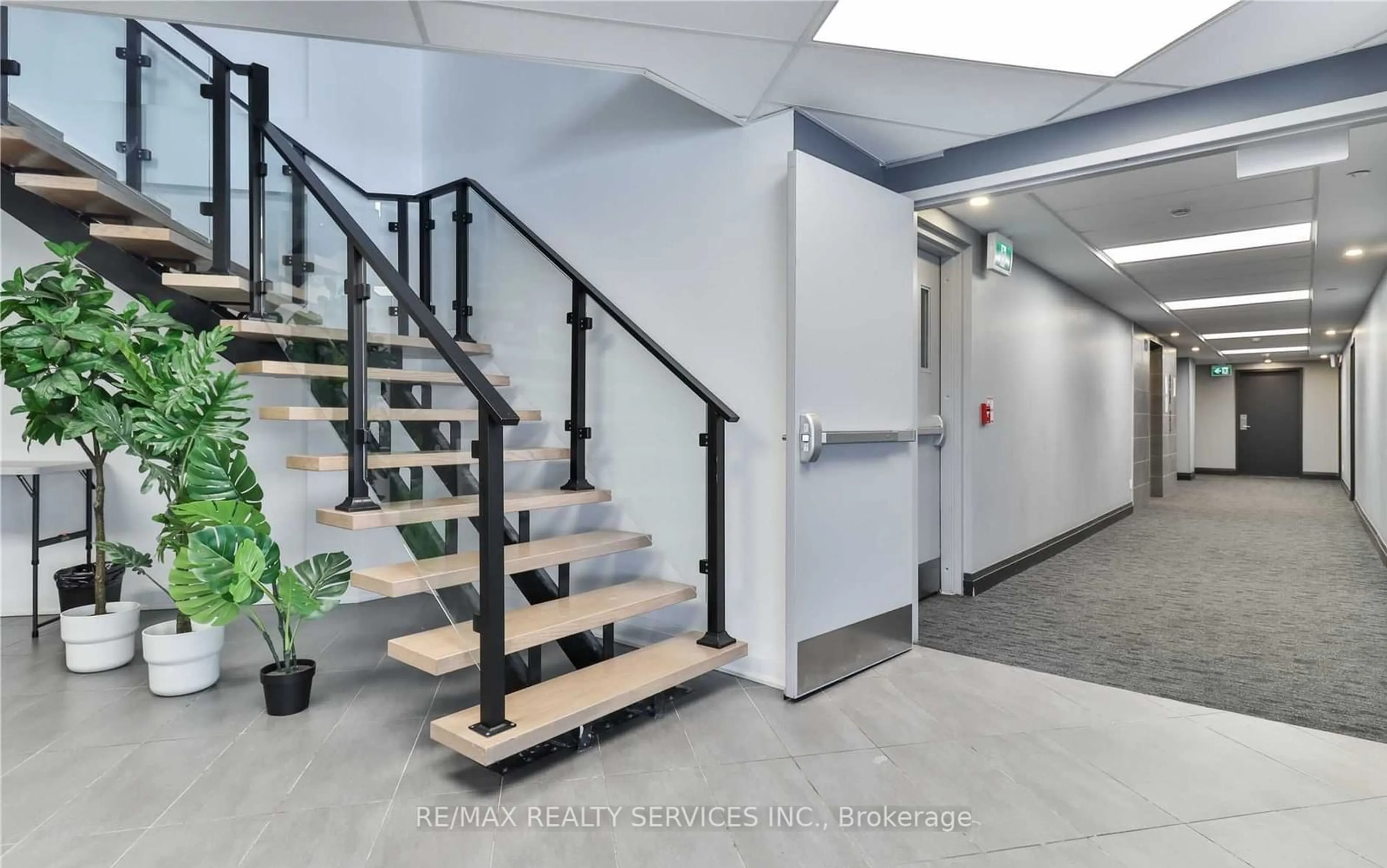 Indoor foyer for 1 Falaise Rd #408, Toronto Ontario M1E 0B9