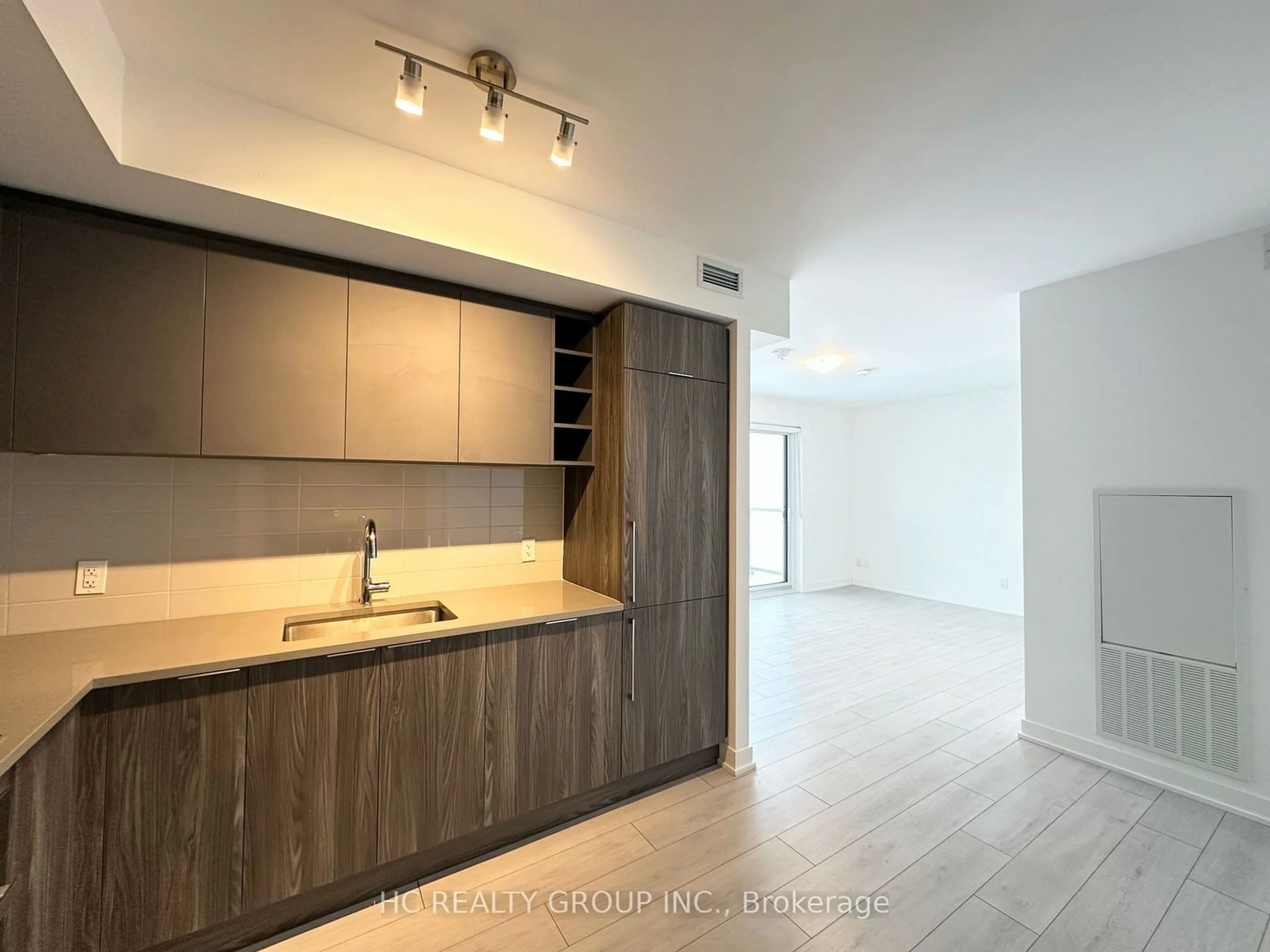 Open concept kitchen, unknown for 2033 Kennedy Rd #2708, Toronto Ontario M1T 0B9