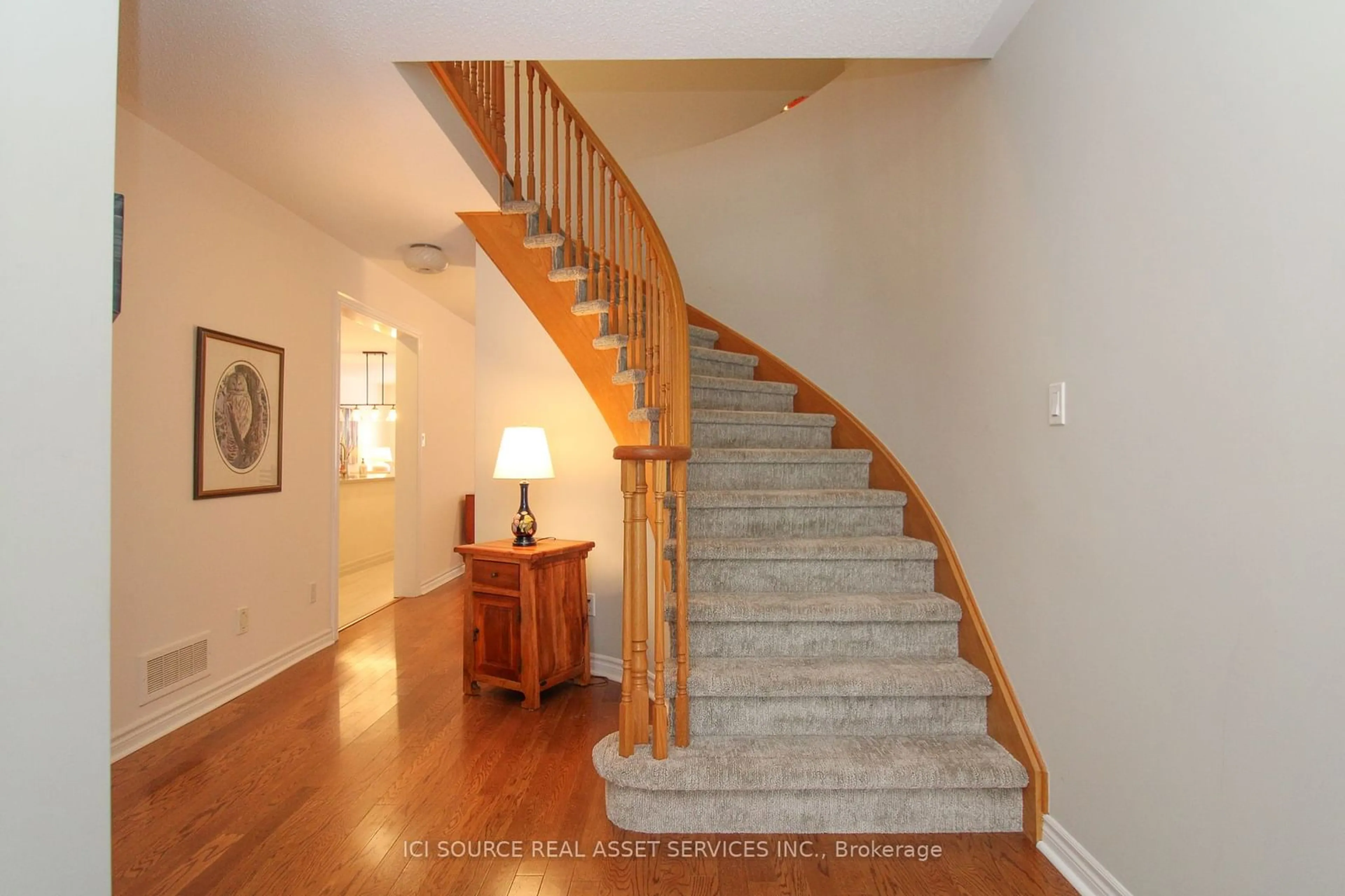 Stairs for 2162 SCOTTSCRAIG Dr, Oshawa Ontario L1L 1C3