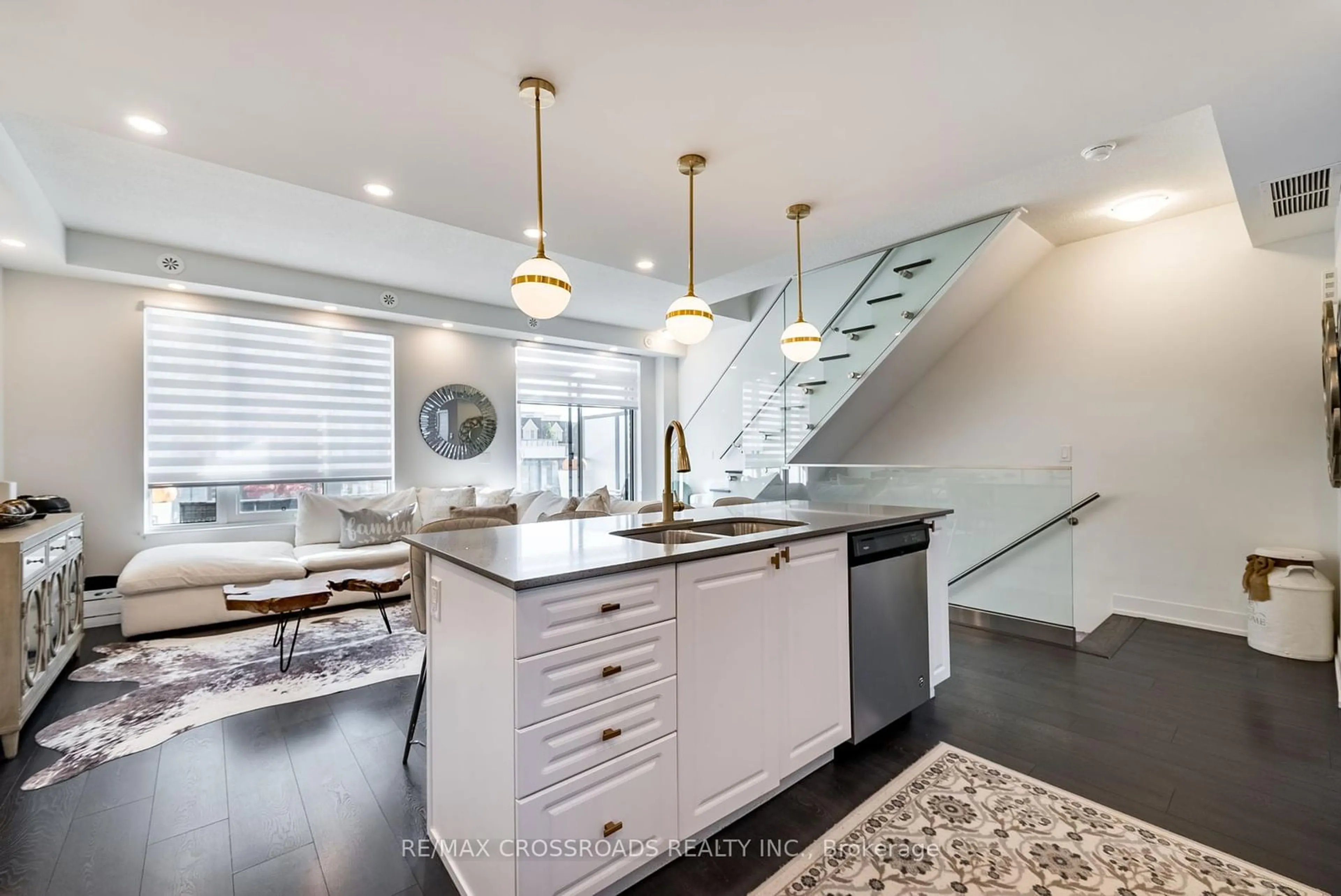 Contemporary kitchen, unknown for 1245 Bayly St #Th16, Pickering Ontario L1W 0B5