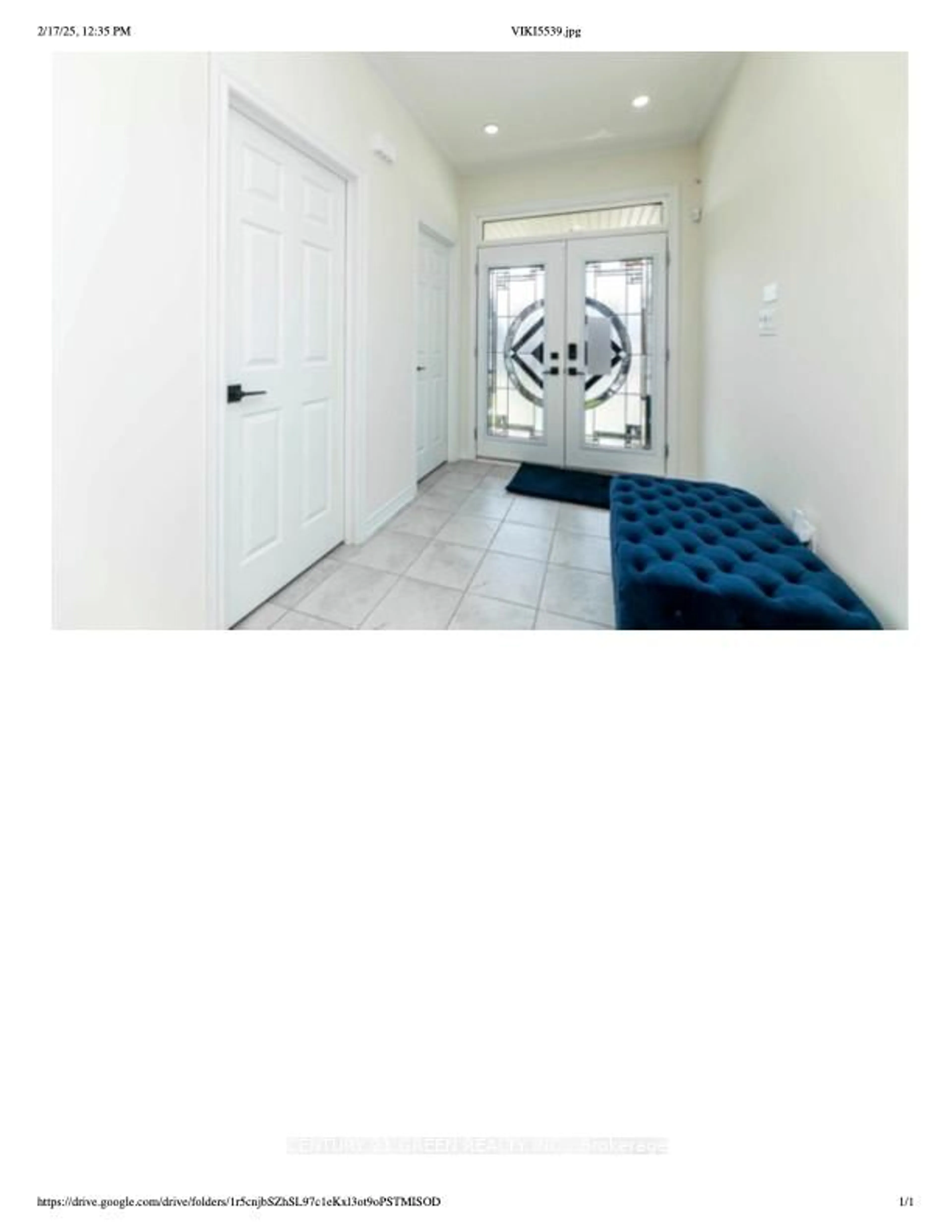 Indoor entryway for 2079 hallandale St, Oshawa Ontario L1L 0T4