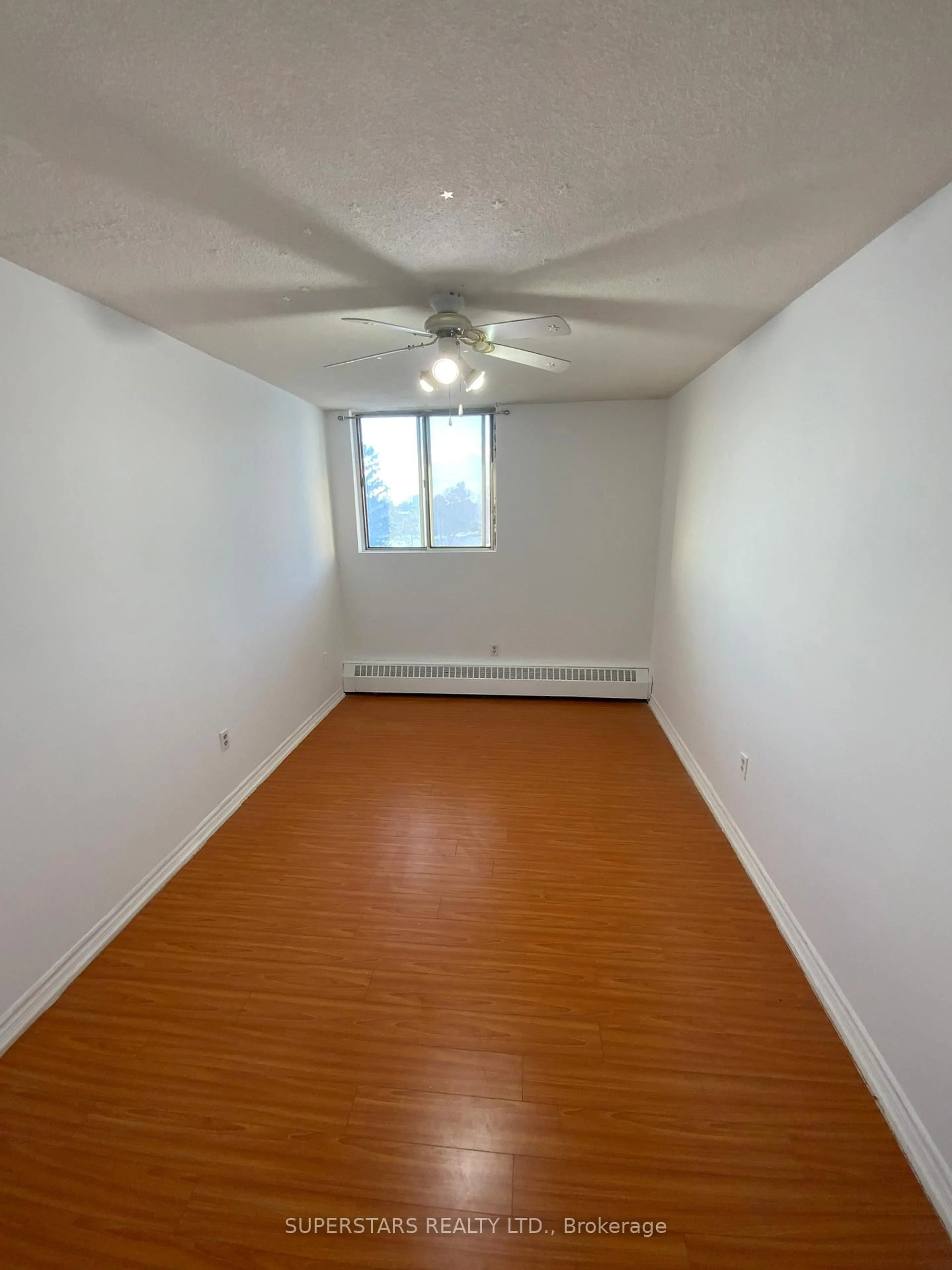 A pic of a room for 100 Dundalk Dr #403, Toronto Ontario M1P 4V2