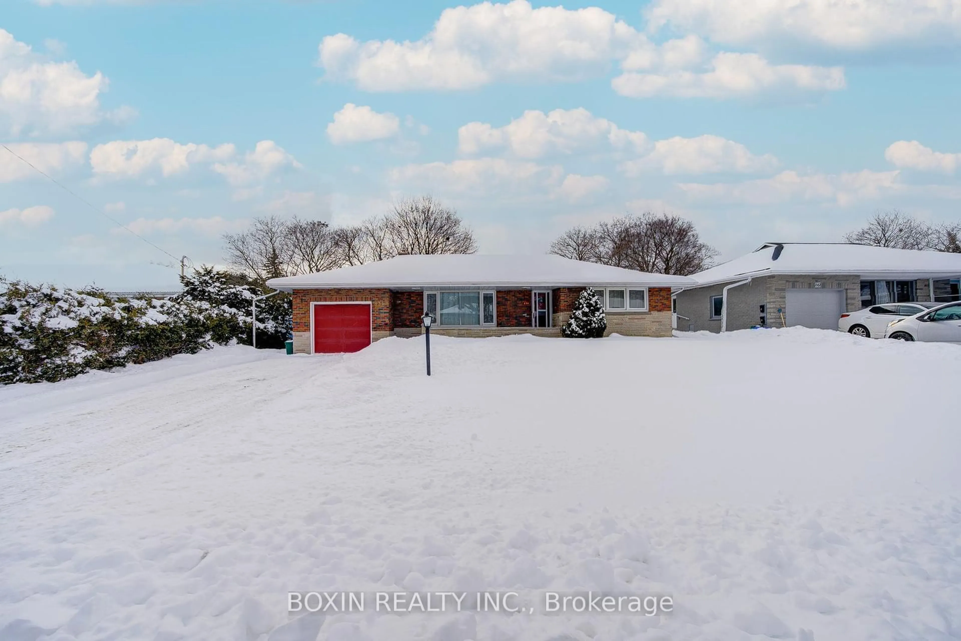 A pic from outside/outdoor area/front of a property/back of a property/a pic from drone, unknown for 834 Law St, Oshawa Ontario L1G 4M4