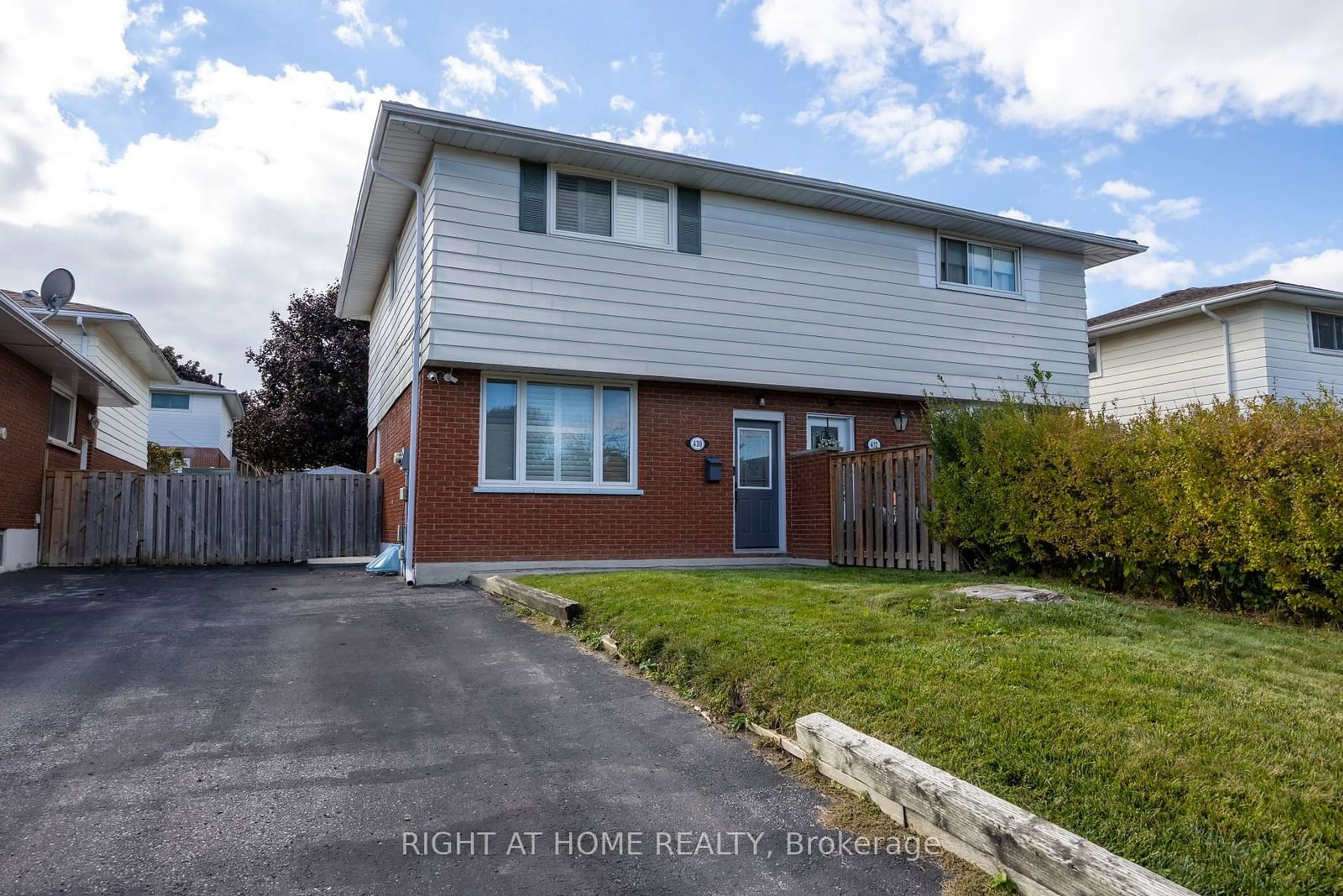 Home with vinyl exterior material, street for 430 Oshawa Blvd, Oshawa Ontario L1G 5T3