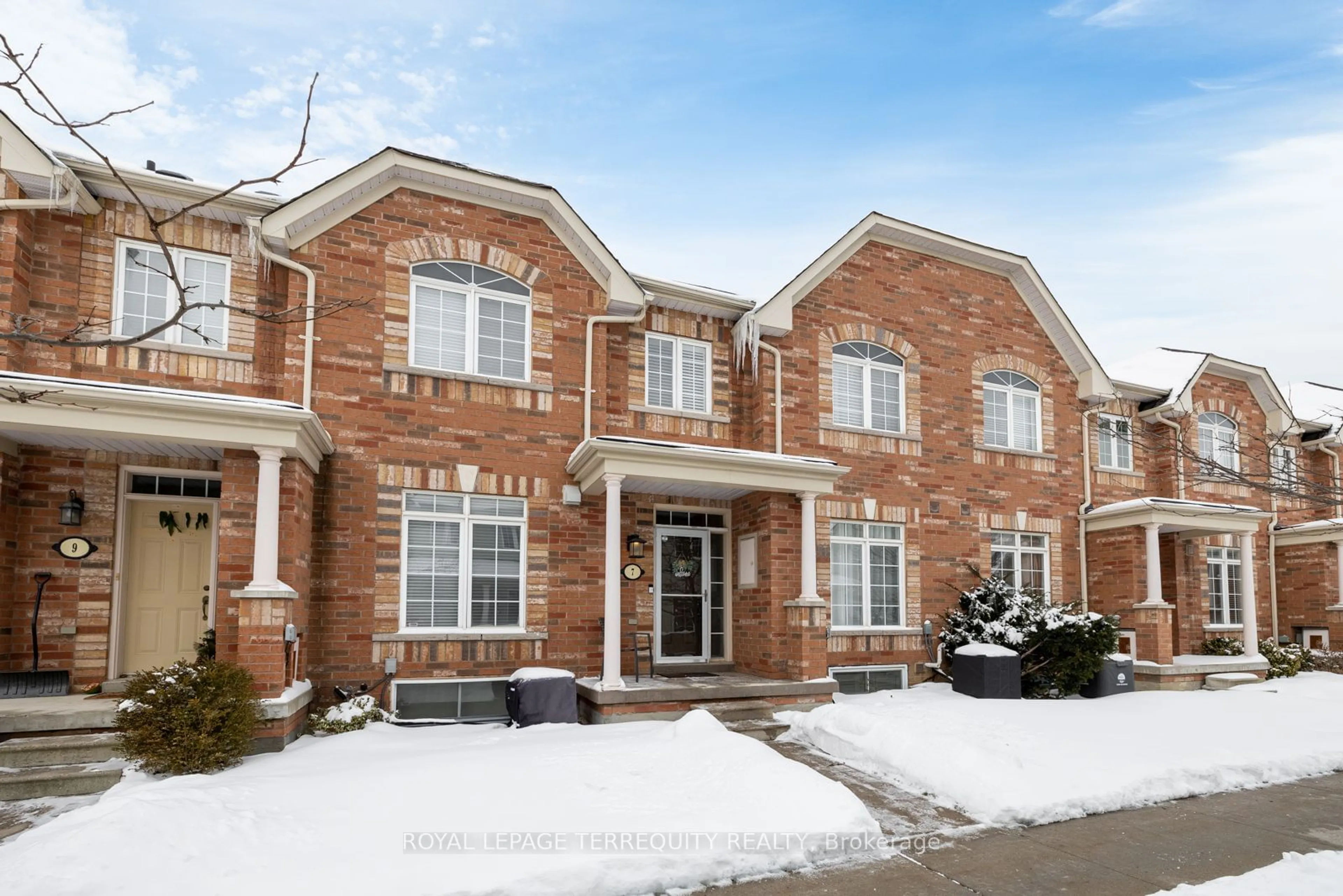 Home with brick exterior material, street for 7 Wicker Park Way, Whitby Ontario L1R 0E3