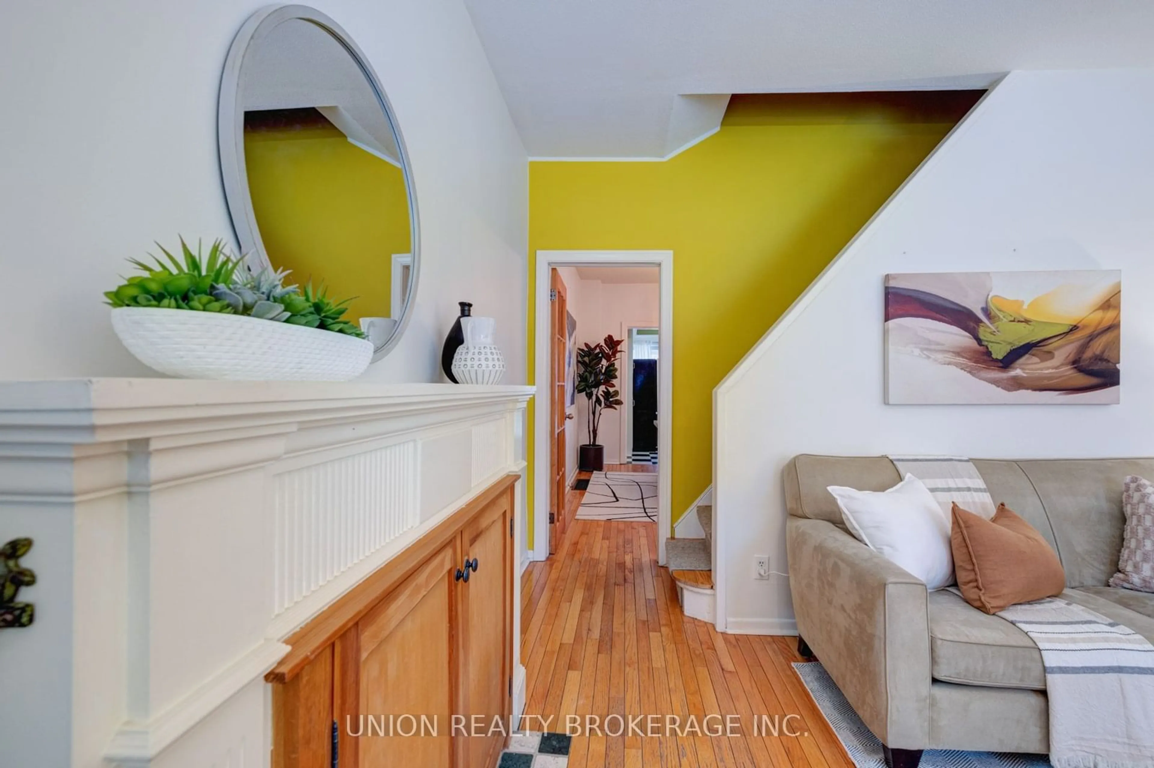 Indoor entryway for 101 Swanwick Ave, Toronto Ontario M4E 1Z8