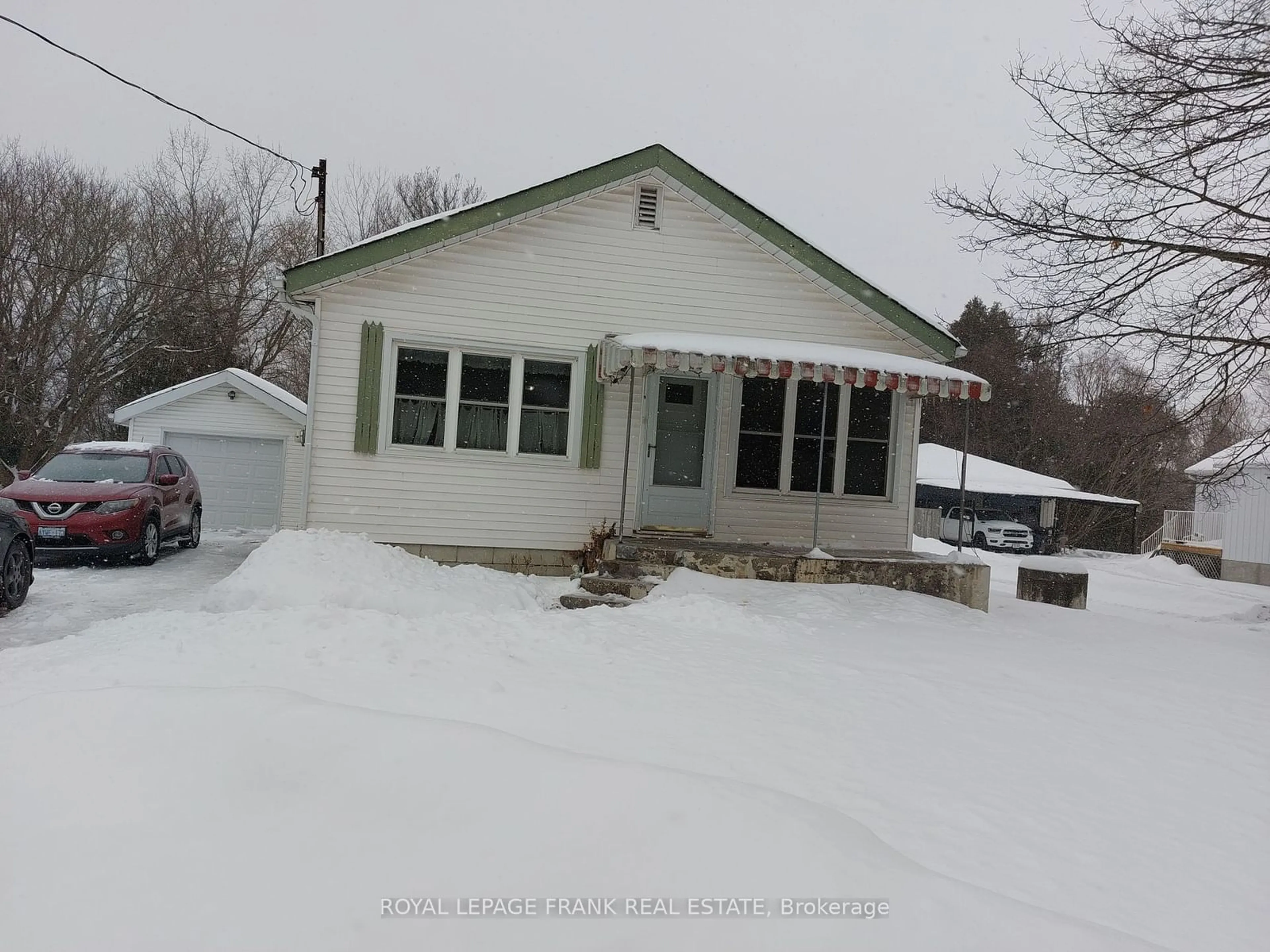 A pic from outside/outdoor area/front of a property/back of a property/a pic from drone, unknown for 4106 Courtice Rd, Clarington Ontario L1C 3K4