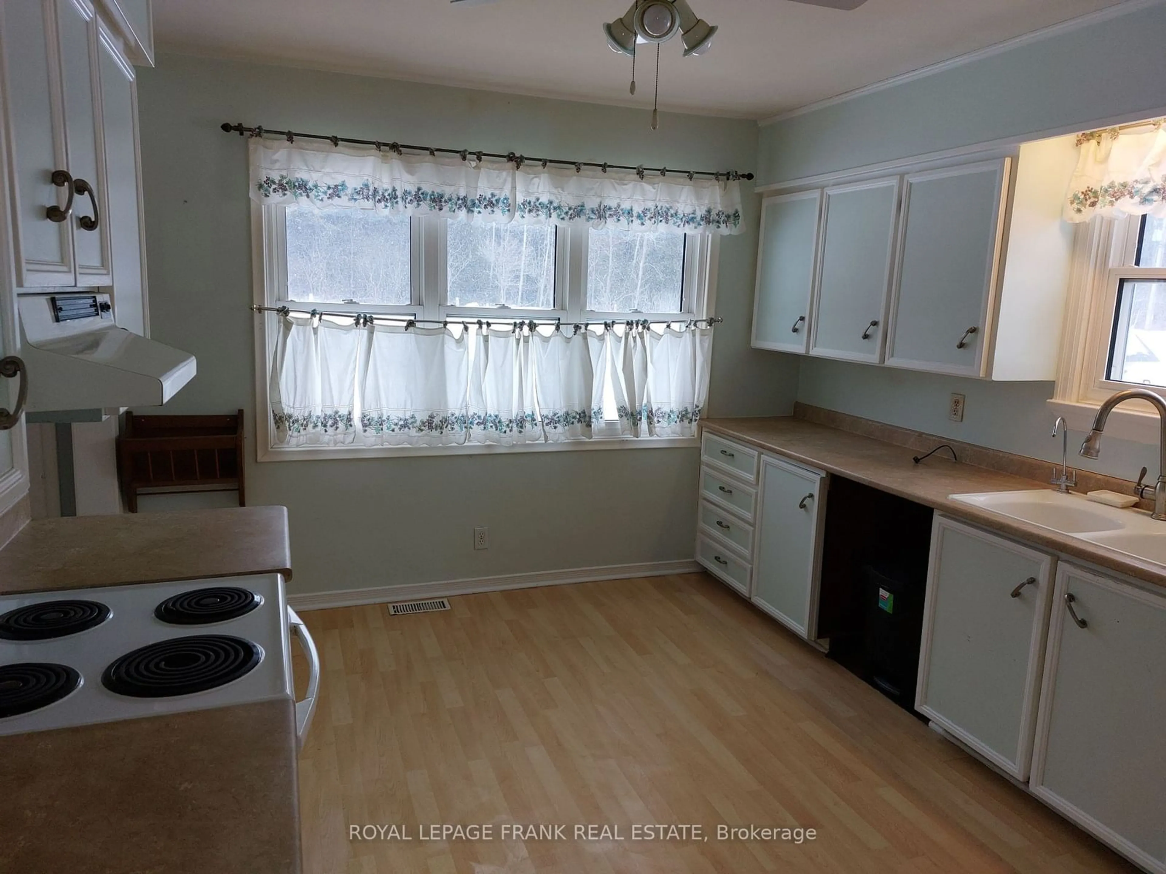 Standard kitchen, unknown for 4106 Courtice Rd, Clarington Ontario L1C 3K4