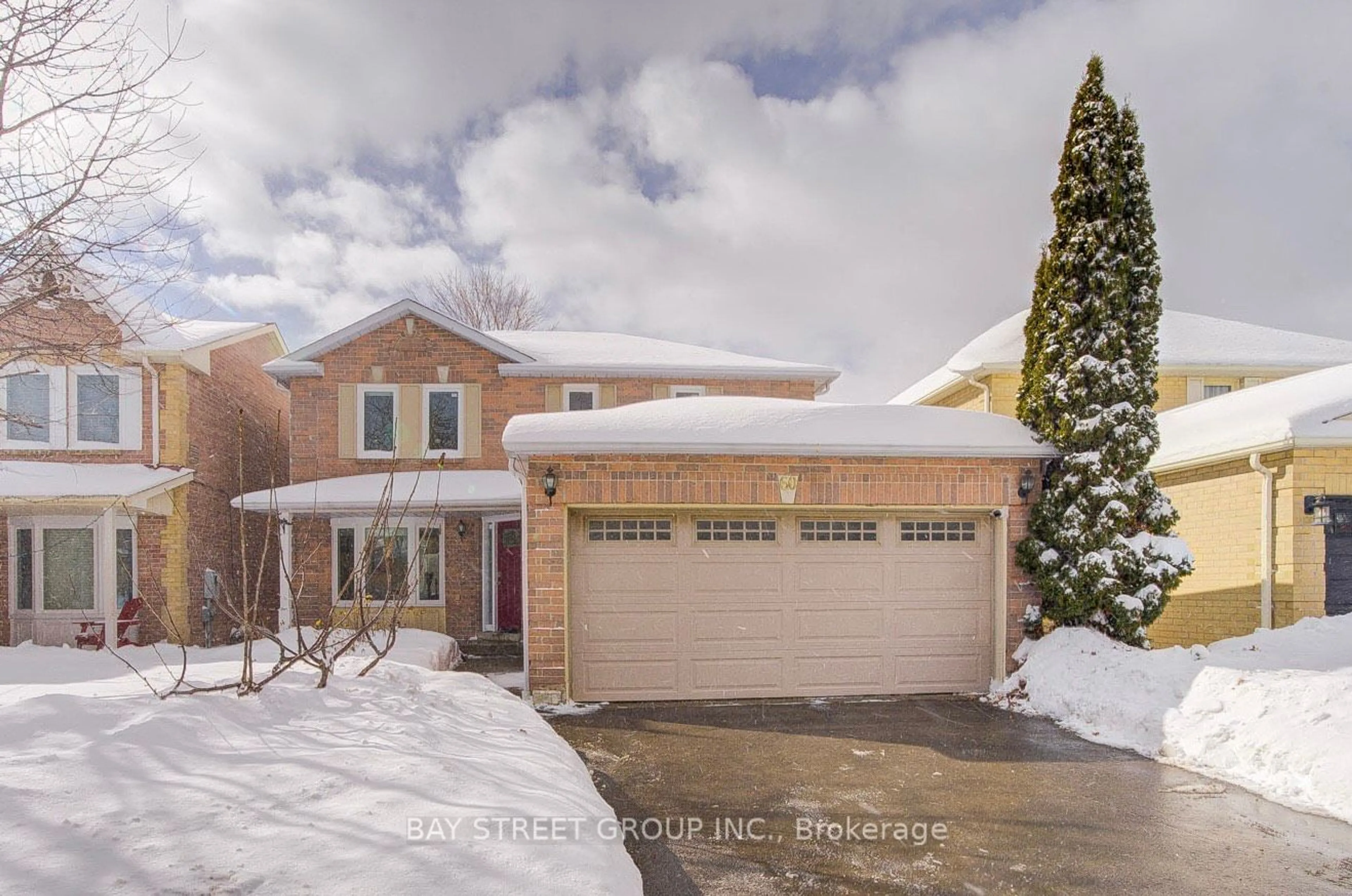 A pic from outside/outdoor area/front of a property/back of a property/a pic from drone, street for 60 Noake Cres, Ajax Ontario L1T 3L5