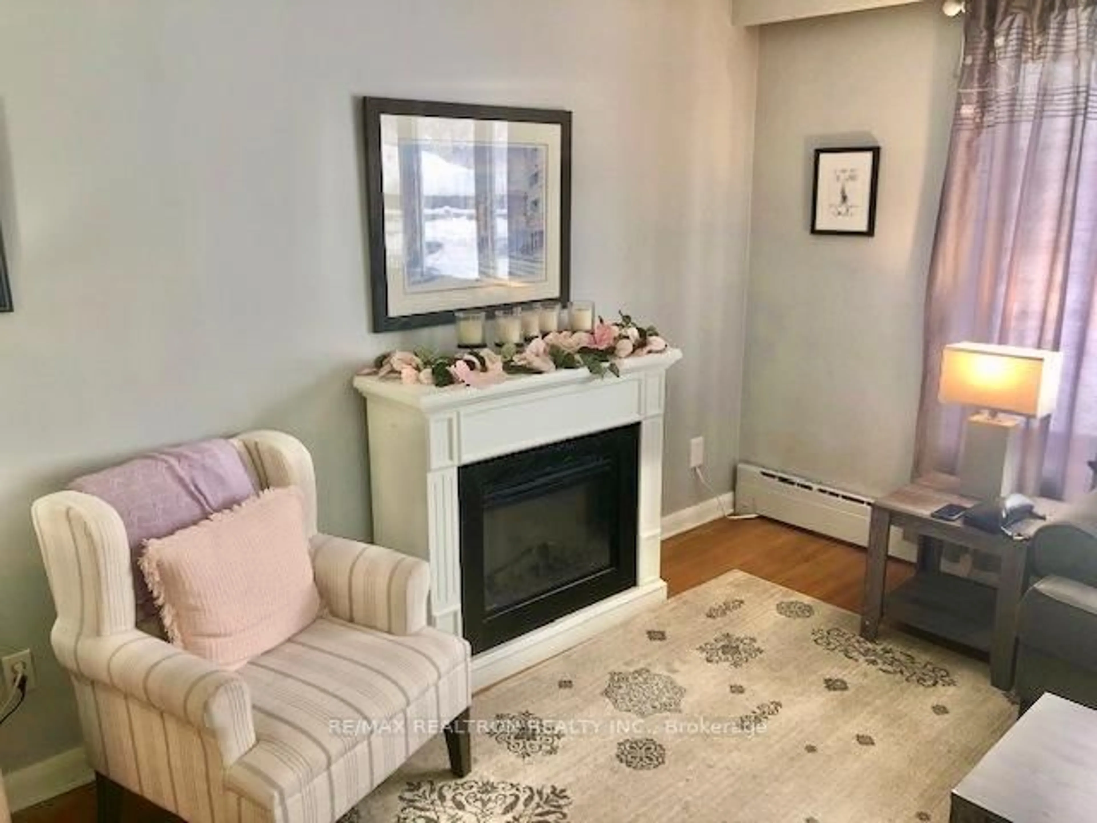 Living room with furniture, unknown for 4 Elmdon Crt, Toronto Ontario M1J 1R1