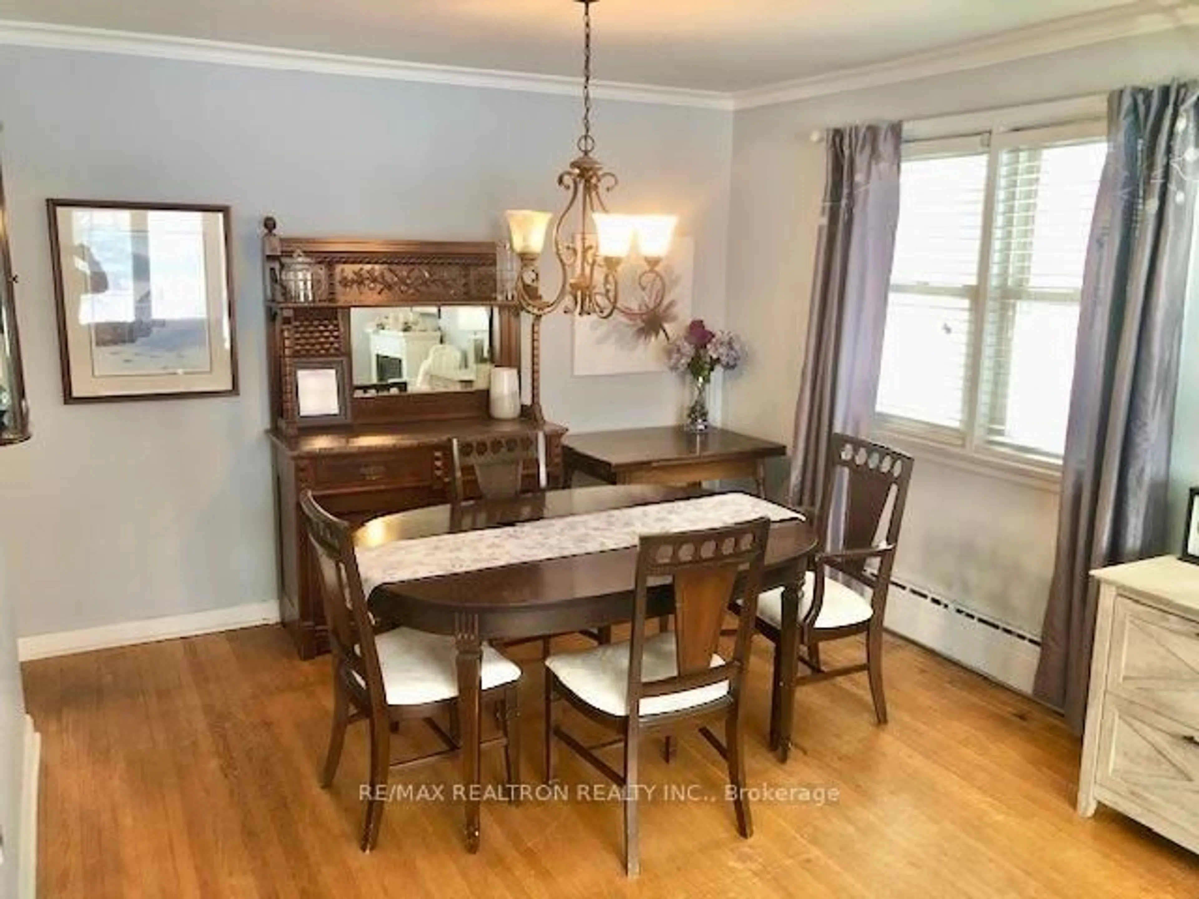 Dining room, wood/laminate floor for 4 Elmdon Crt, Toronto Ontario M1J 1R1