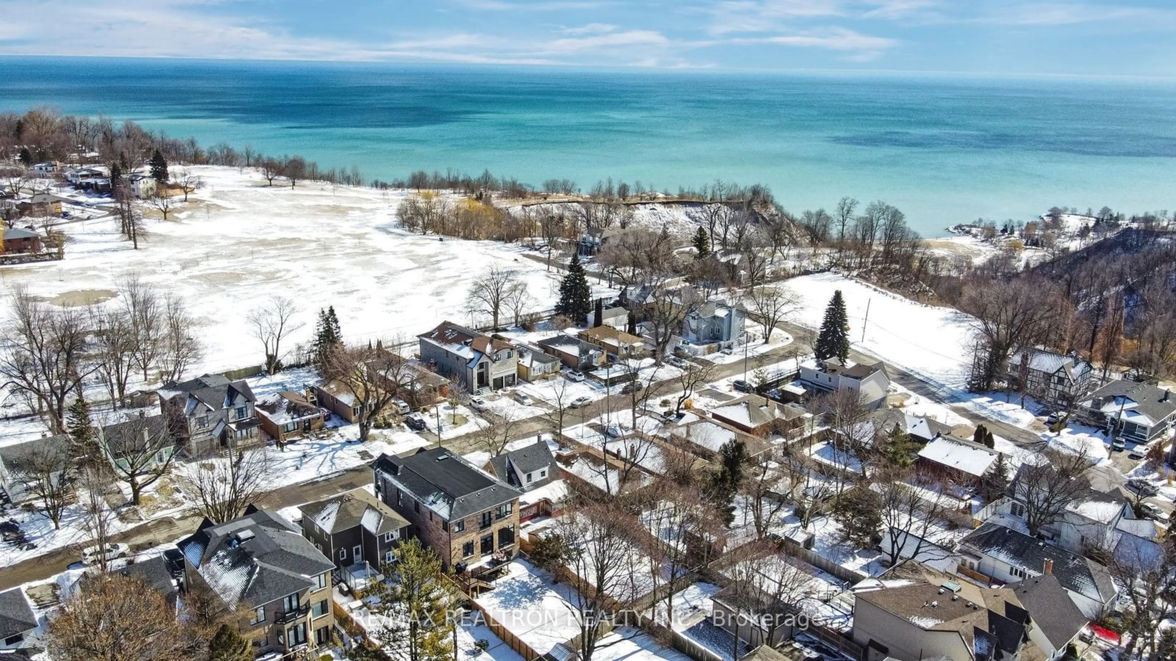 A pic from outside/outdoor area/front of a property/back of a property/a pic from drone, street for 14 Neilson Ave, Toronto Ontario M1M 2S2