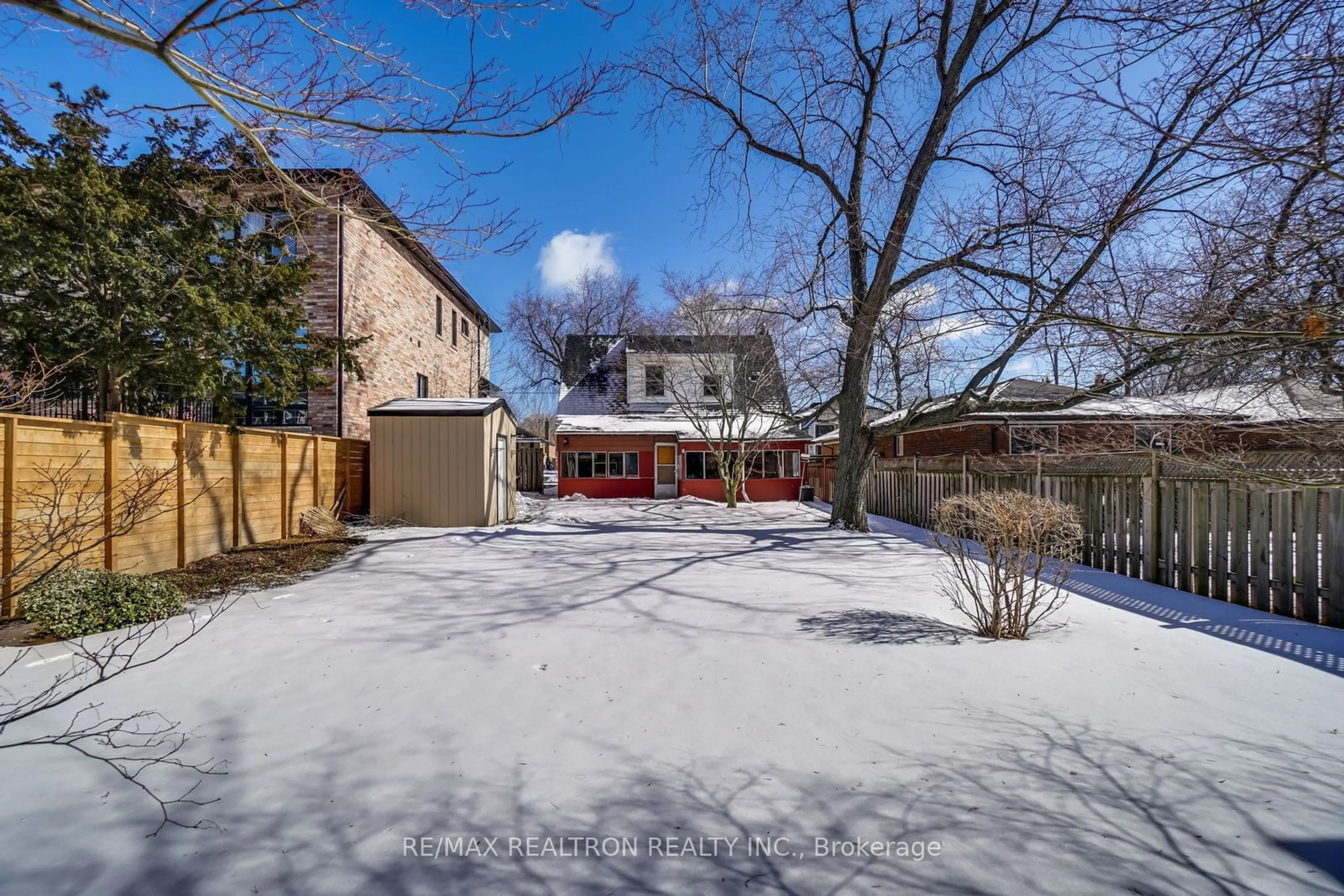 A pic from outside/outdoor area/front of a property/back of a property/a pic from drone, street for 14 Neilson Ave, Toronto Ontario M1M 2S2