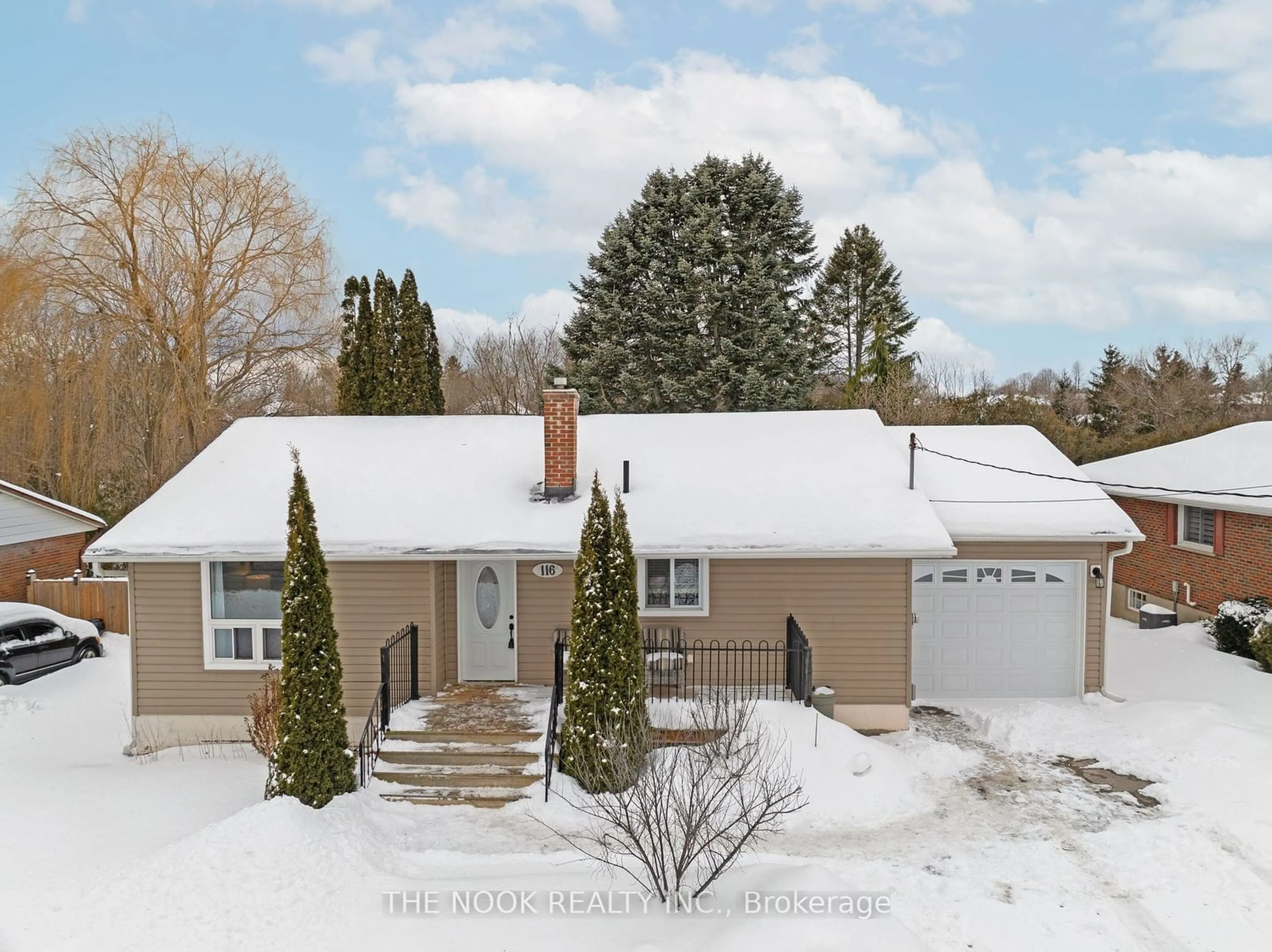 A pic from outside/outdoor area/front of a property/back of a property/a pic from drone, street for 116 Baldwin St, Clarington Ontario L1B 1H1