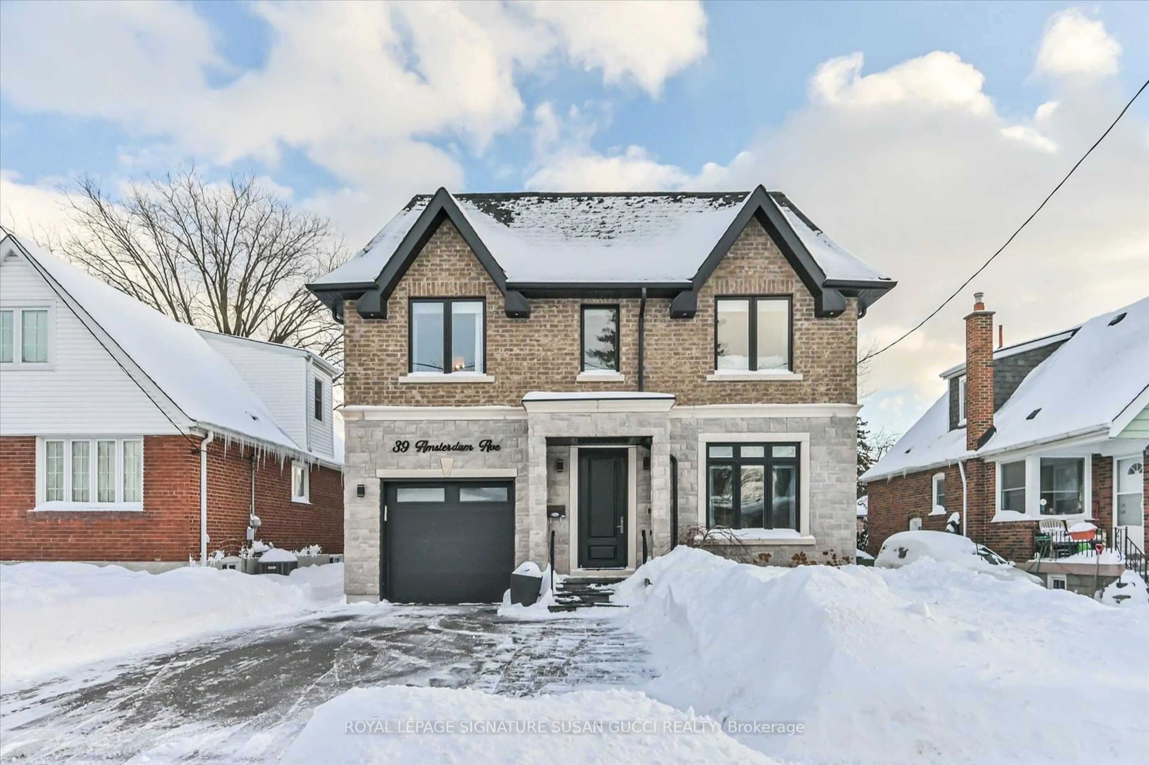 Home with brick exterior material, street for 39 Amsterdam Ave, Toronto Ontario M4B 2B9