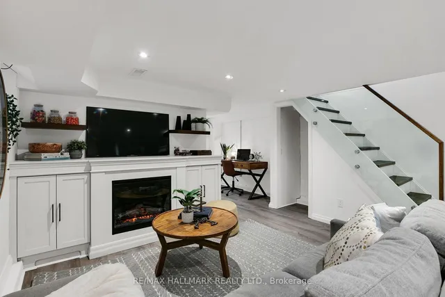 Additional property image - 10 Kingsmount Park Rd