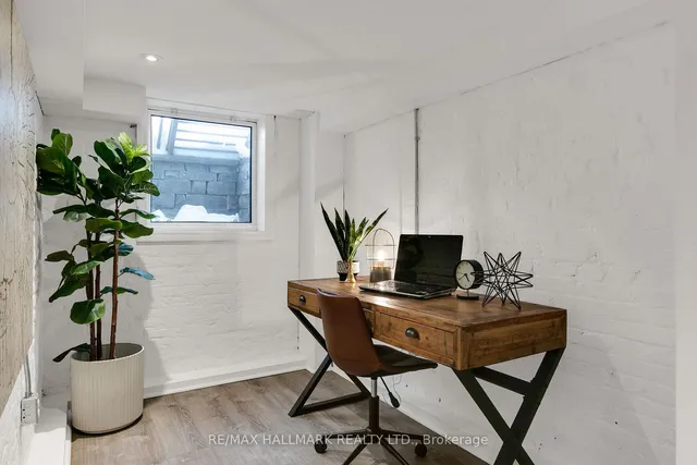 Additional property image - 10 Kingsmount Park Rd
