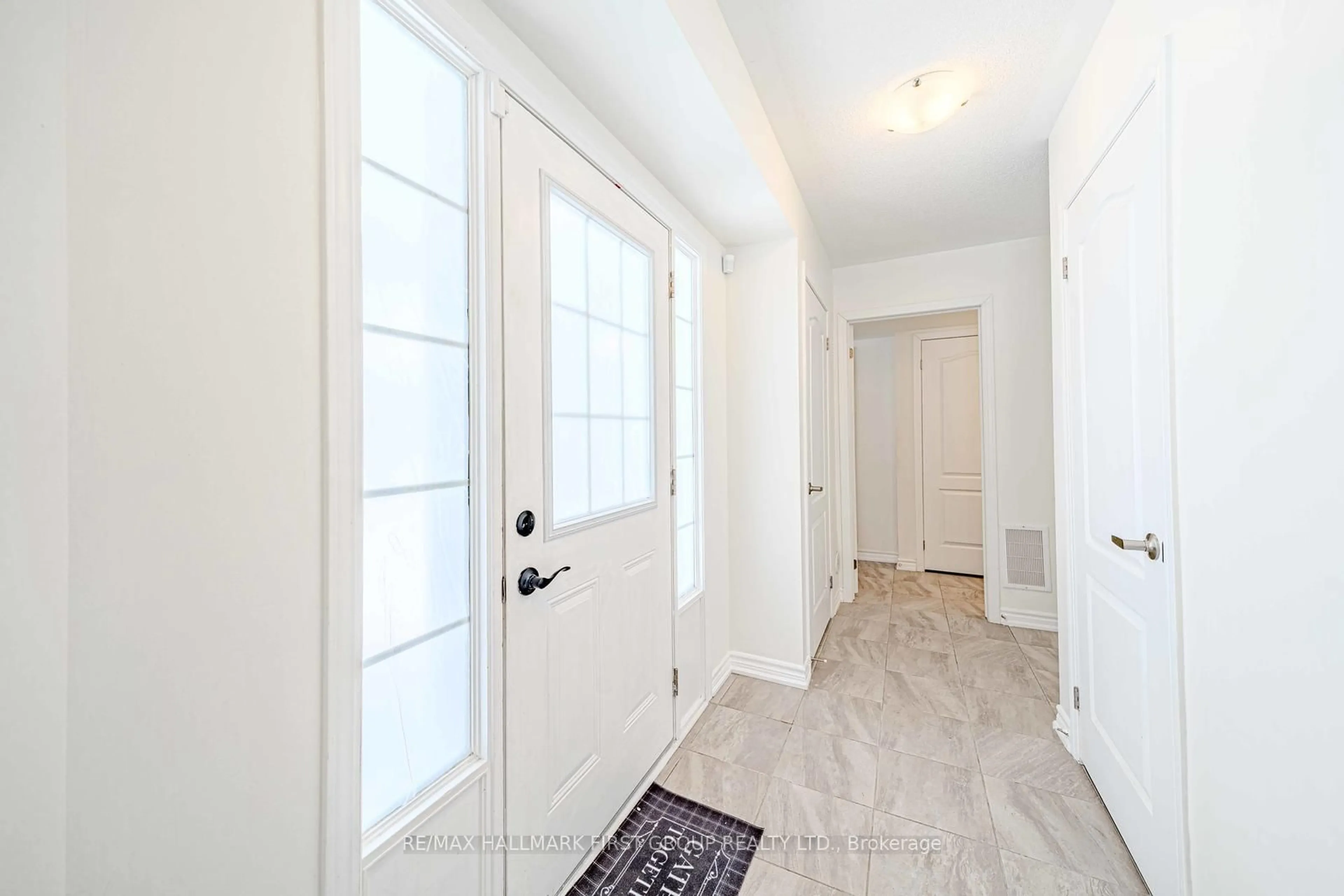 Indoor entryway for 1 Goldeye St, Whitby Ontario L1P 0E5