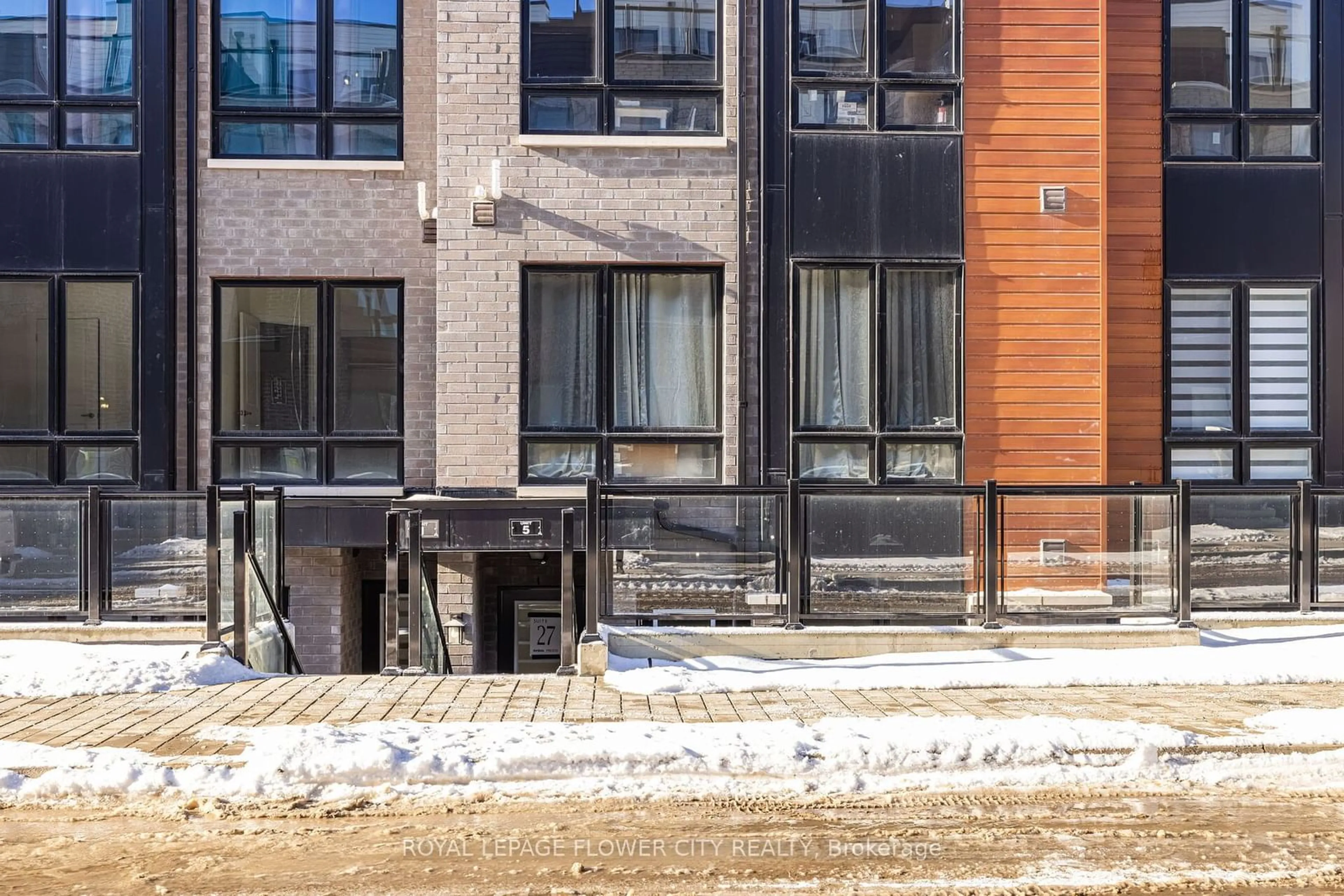 Patio, street for 245 McLevin Ave #5, Toronto Ontario M1B 0E8