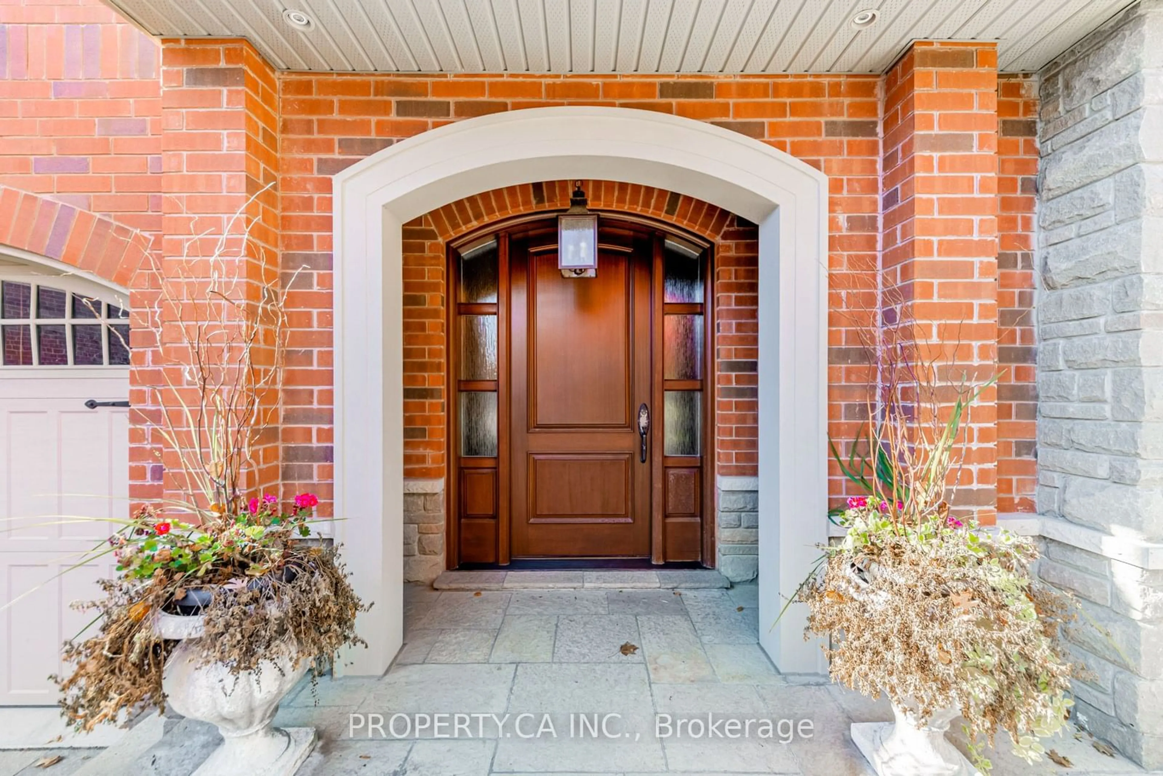 Indoor entryway for 34 Hillside Dr, Toronto Ontario M4K 2M2