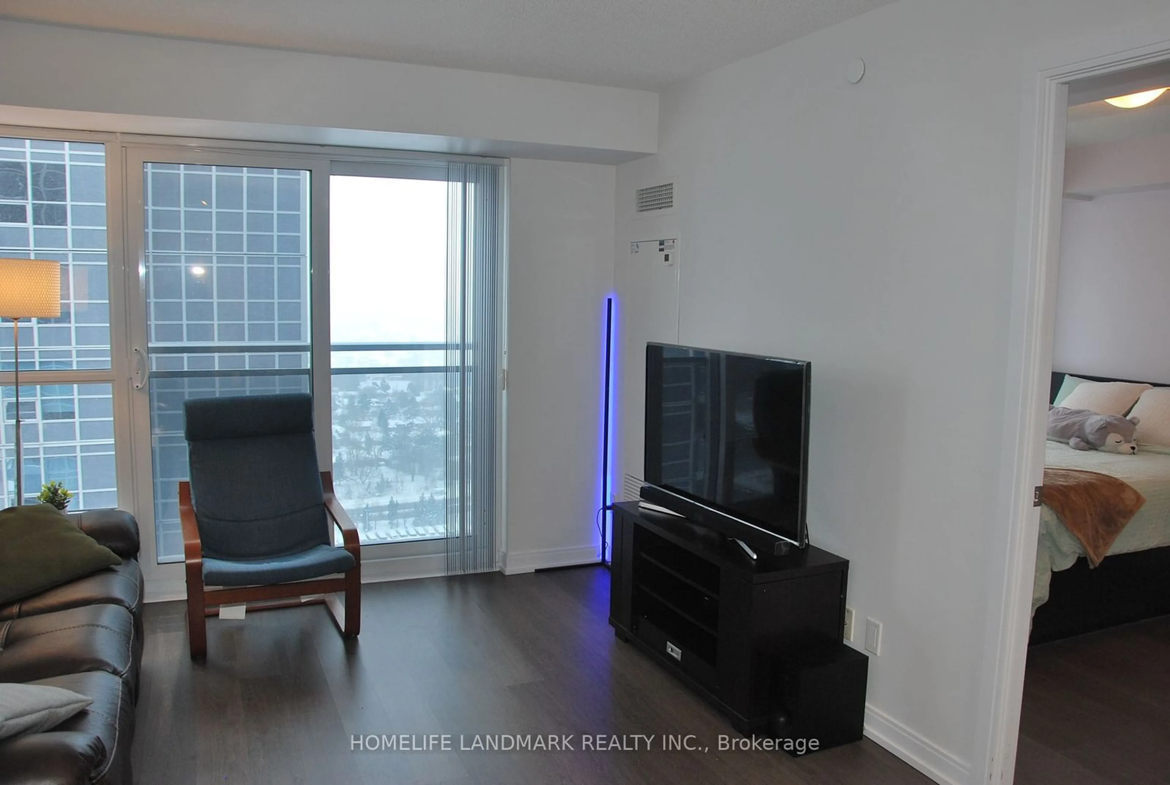 A pic of a room for 255 Village Green Sq #2804, Toronto Ontario M1S 0L3