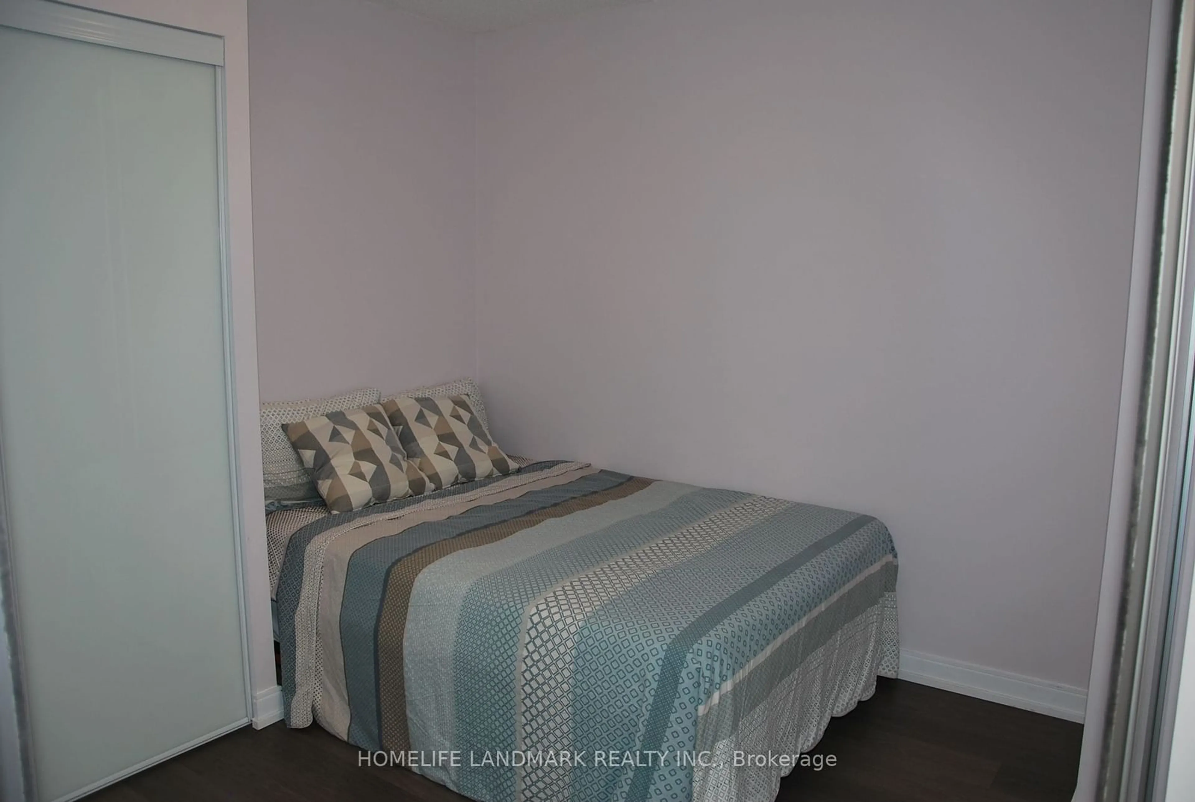 A pic of a room for 255 Village Green Sq #2804, Toronto Ontario M1S 0L3