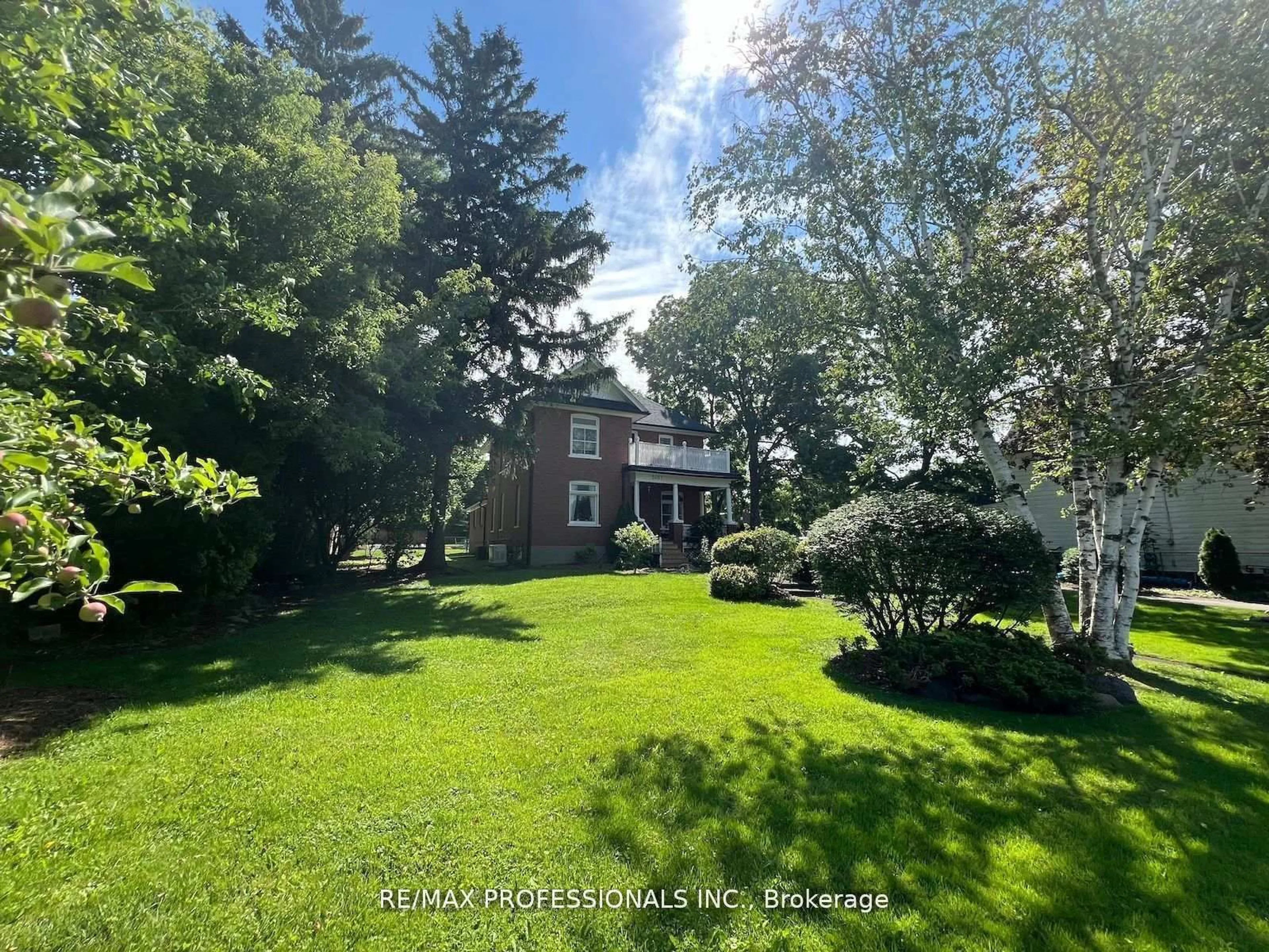 A pic from outside/outdoor area/front of a property/back of a property/a pic from drone, forest/trees view for 5057 Old Brock Rd, Pickering Ontario L1Y 1B3