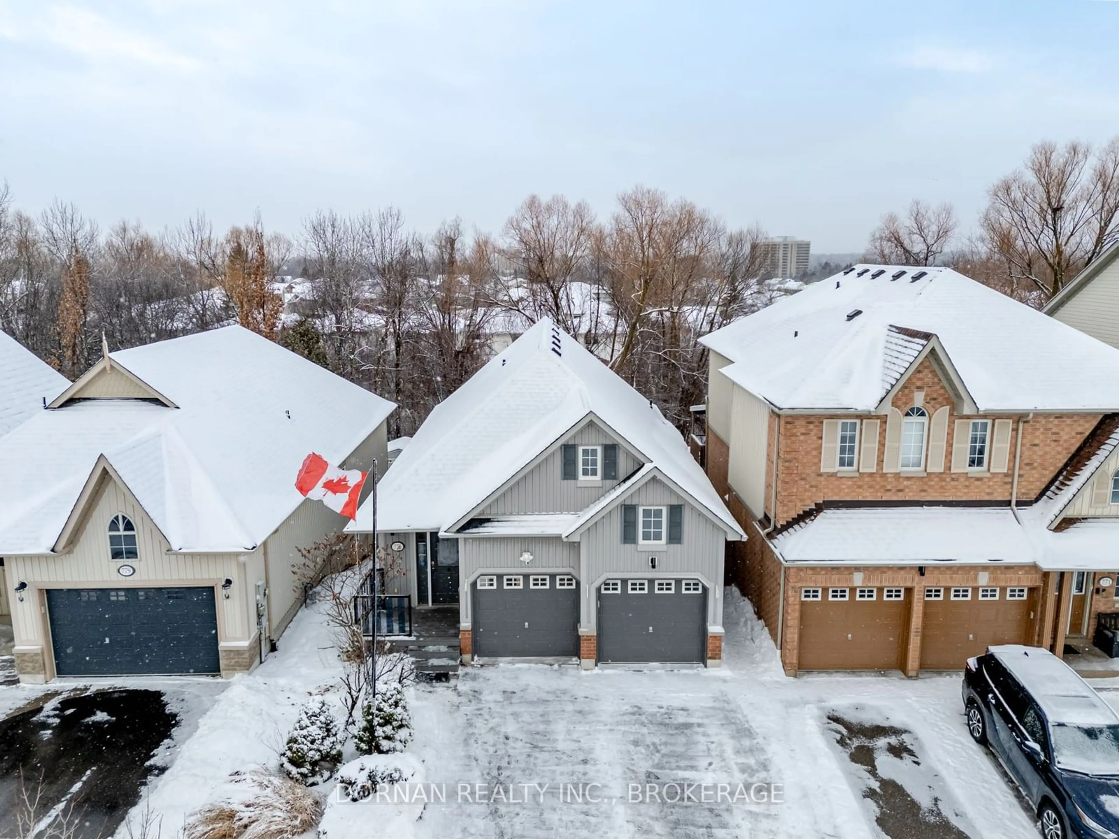 A pic from outside/outdoor area/front of a property/back of a property/a pic from drone, street for 775 Greystone Crt, Oshawa Ontario L1K 2V1