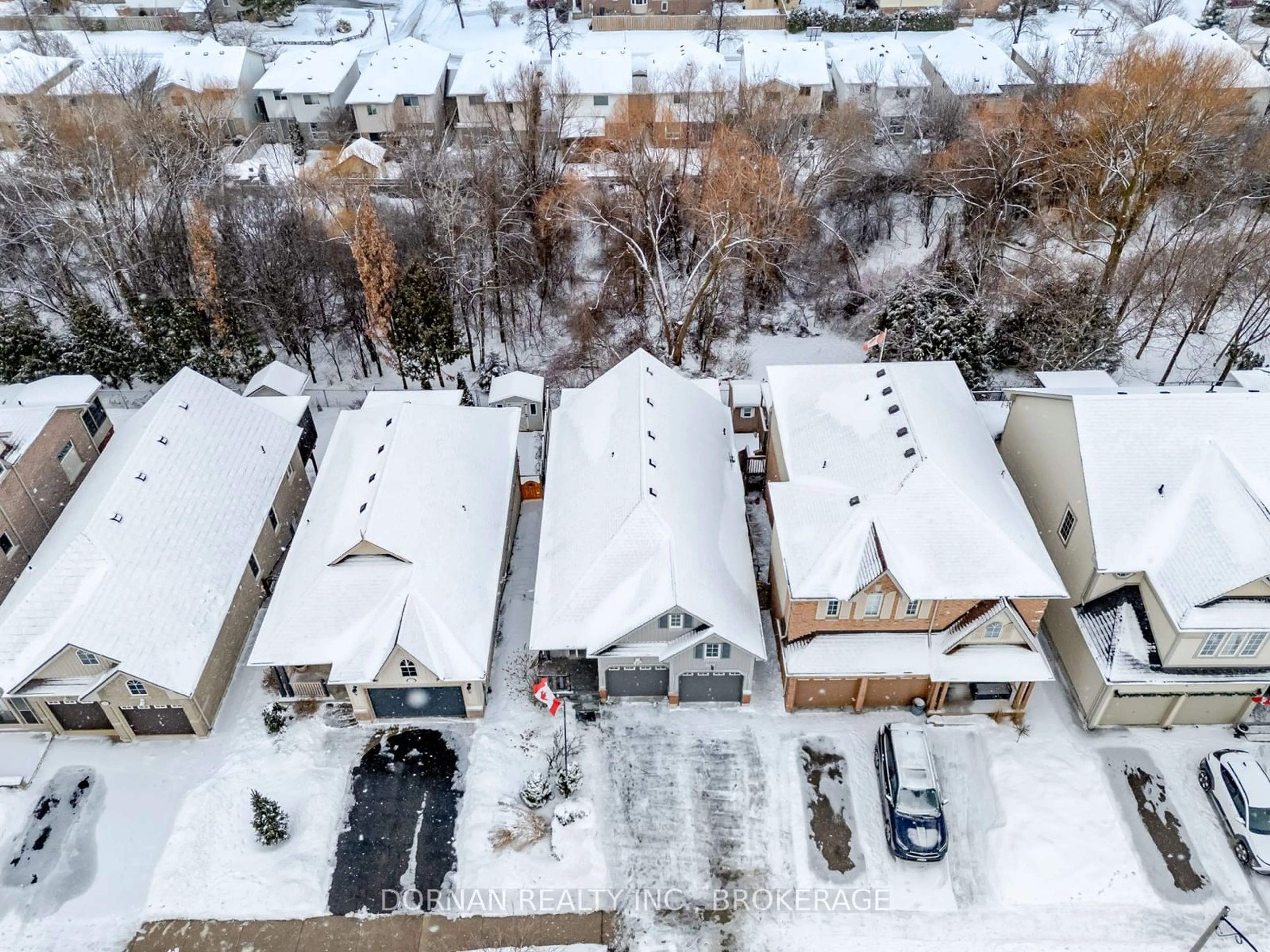 A pic from outside/outdoor area/front of a property/back of a property/a pic from drone, street for 775 Greystone Crt, Oshawa Ontario L1K 2V1