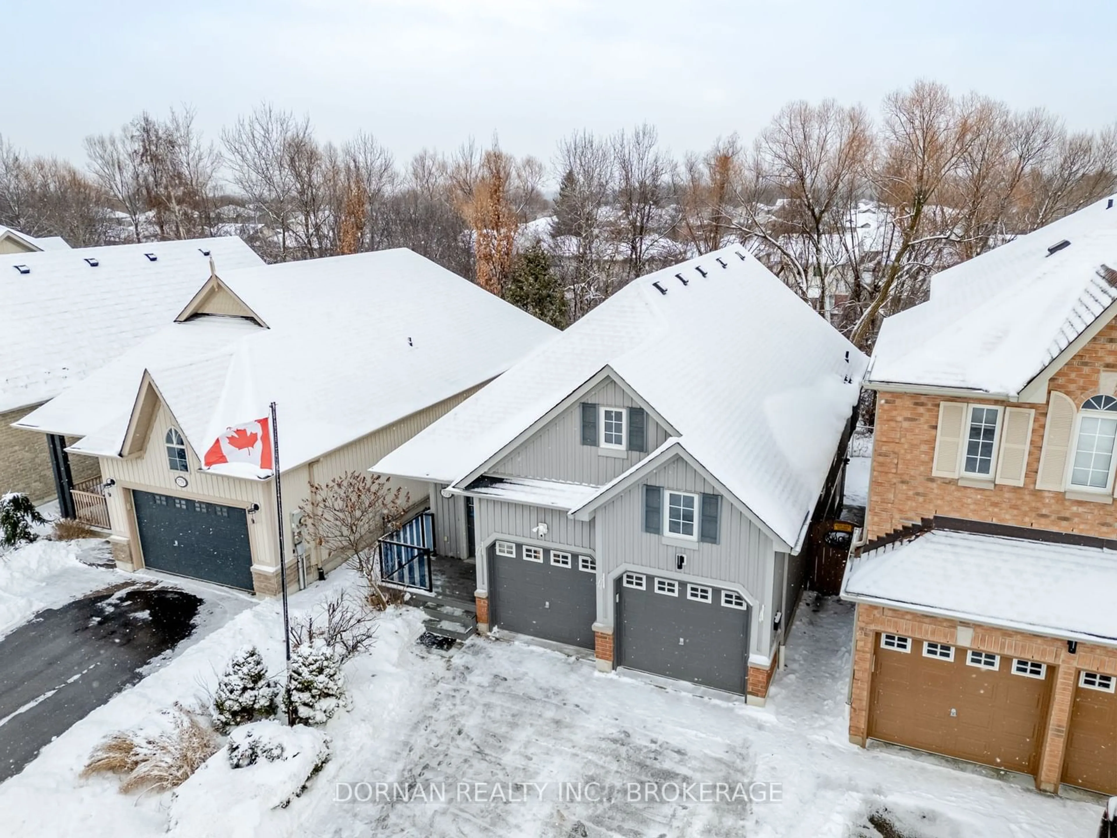 A pic from outside/outdoor area/front of a property/back of a property/a pic from drone, street for 775 Greystone Crt, Oshawa Ontario L1K 2V1