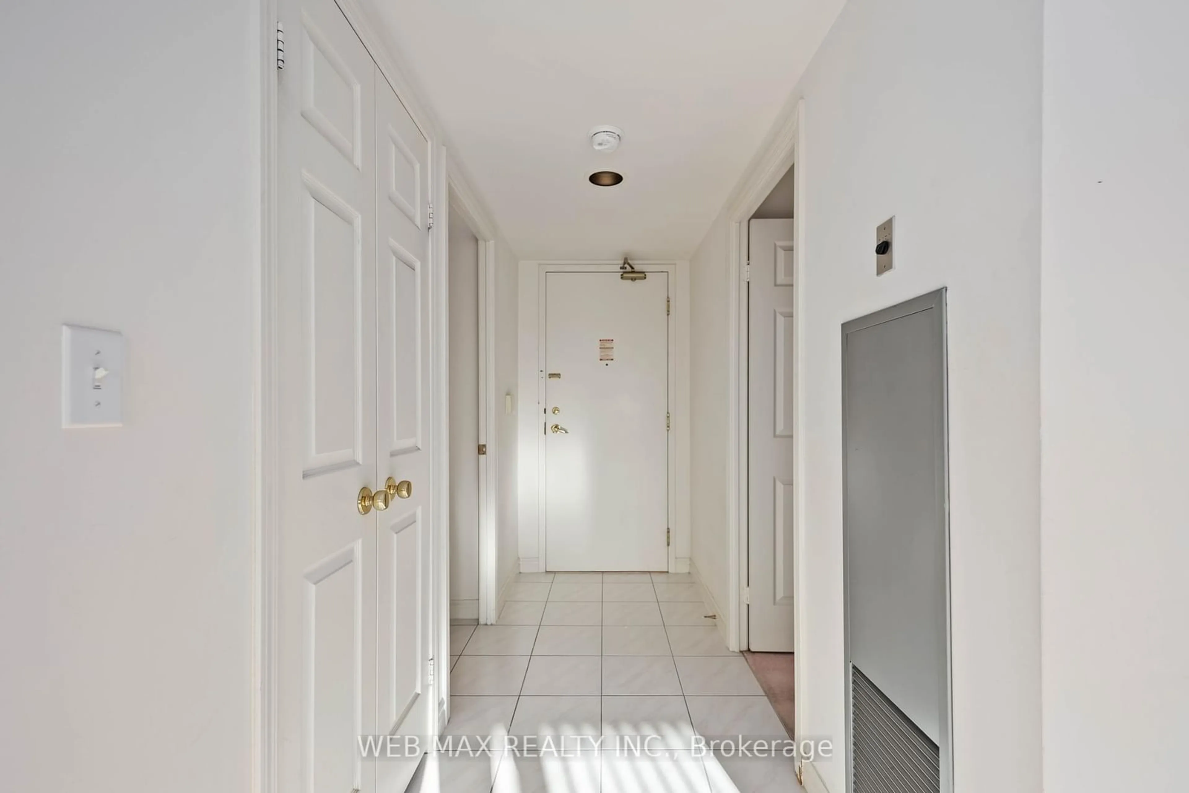 Indoor entryway for 5039 Finch Ave #305, Toronto Ontario M1S 5L6