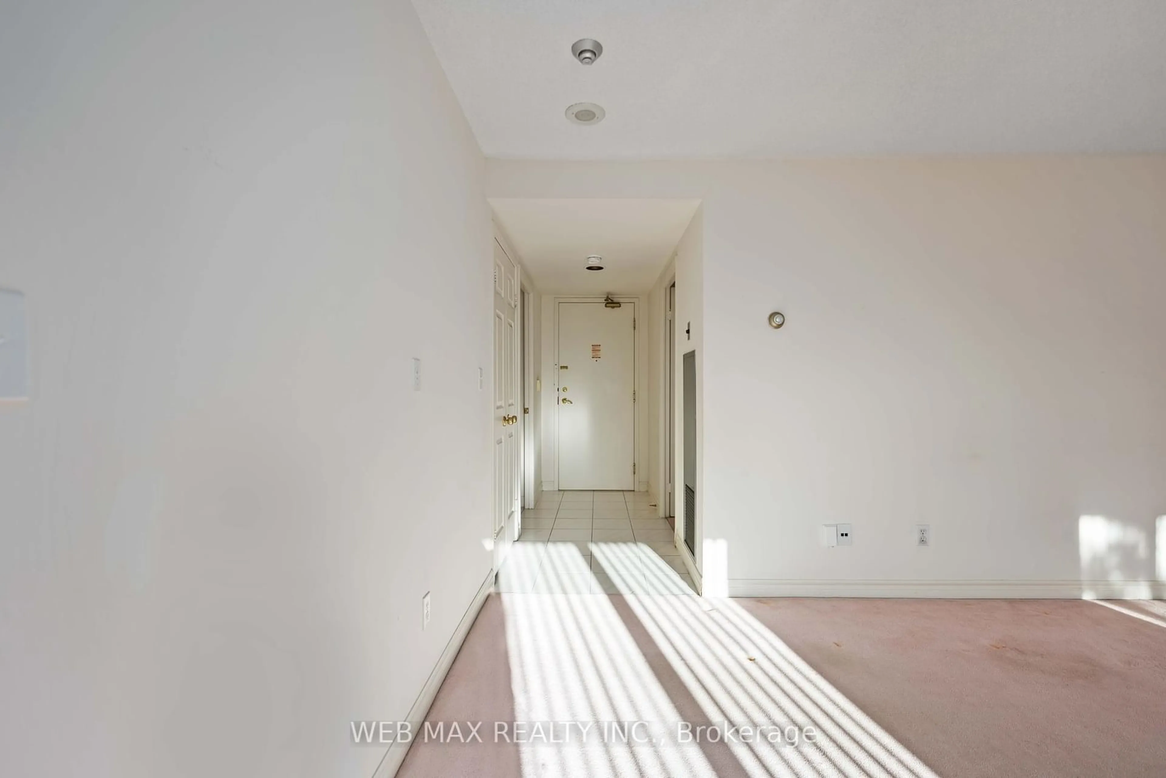 Indoor foyer for 5039 Finch Ave #305, Toronto Ontario M1S 5L6