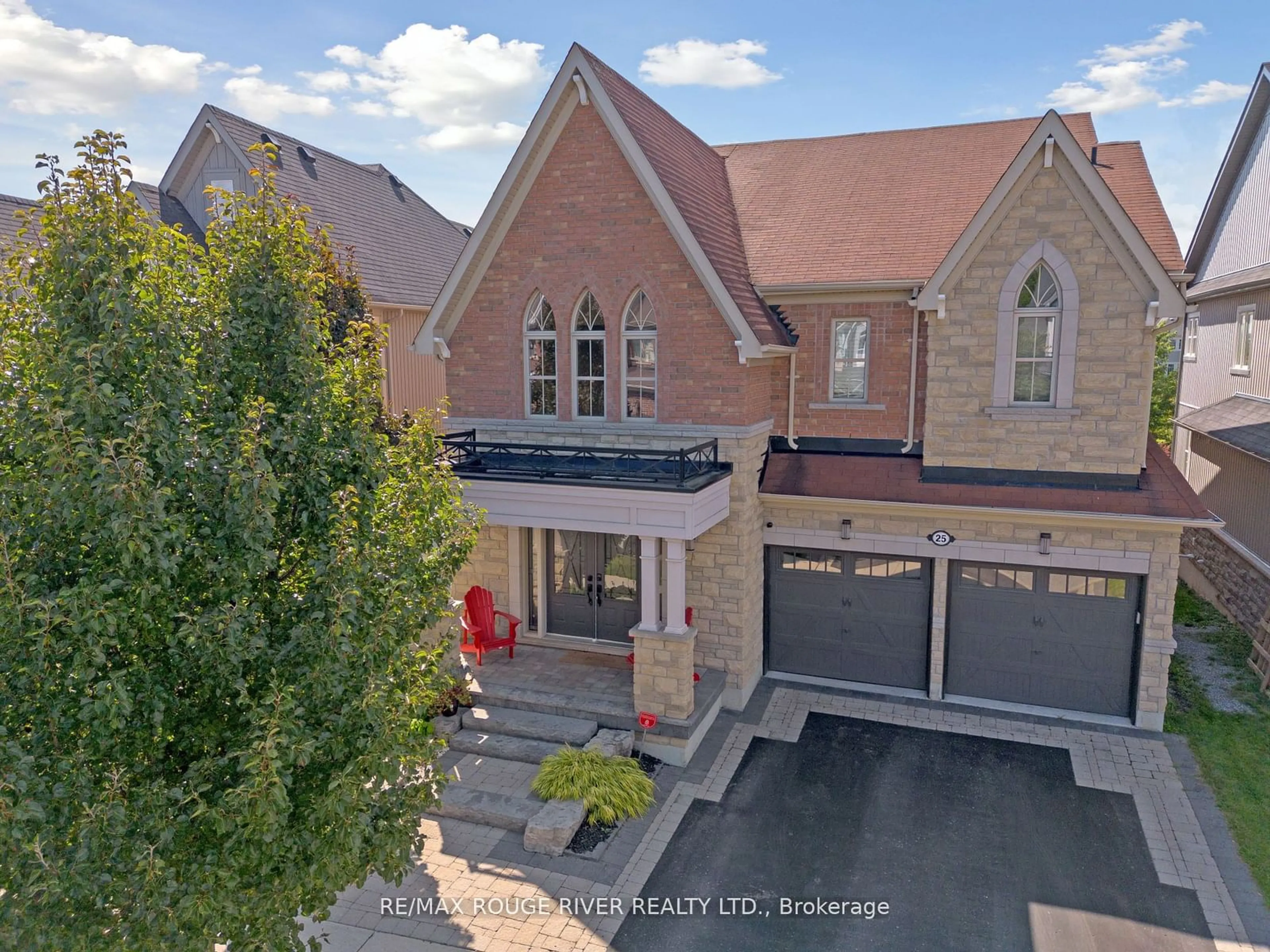 A pic from outside/outdoor area/front of a property/back of a property/a pic from drone, street for 25 Jarrow Cres, Whitby Ontario L1M 0G9