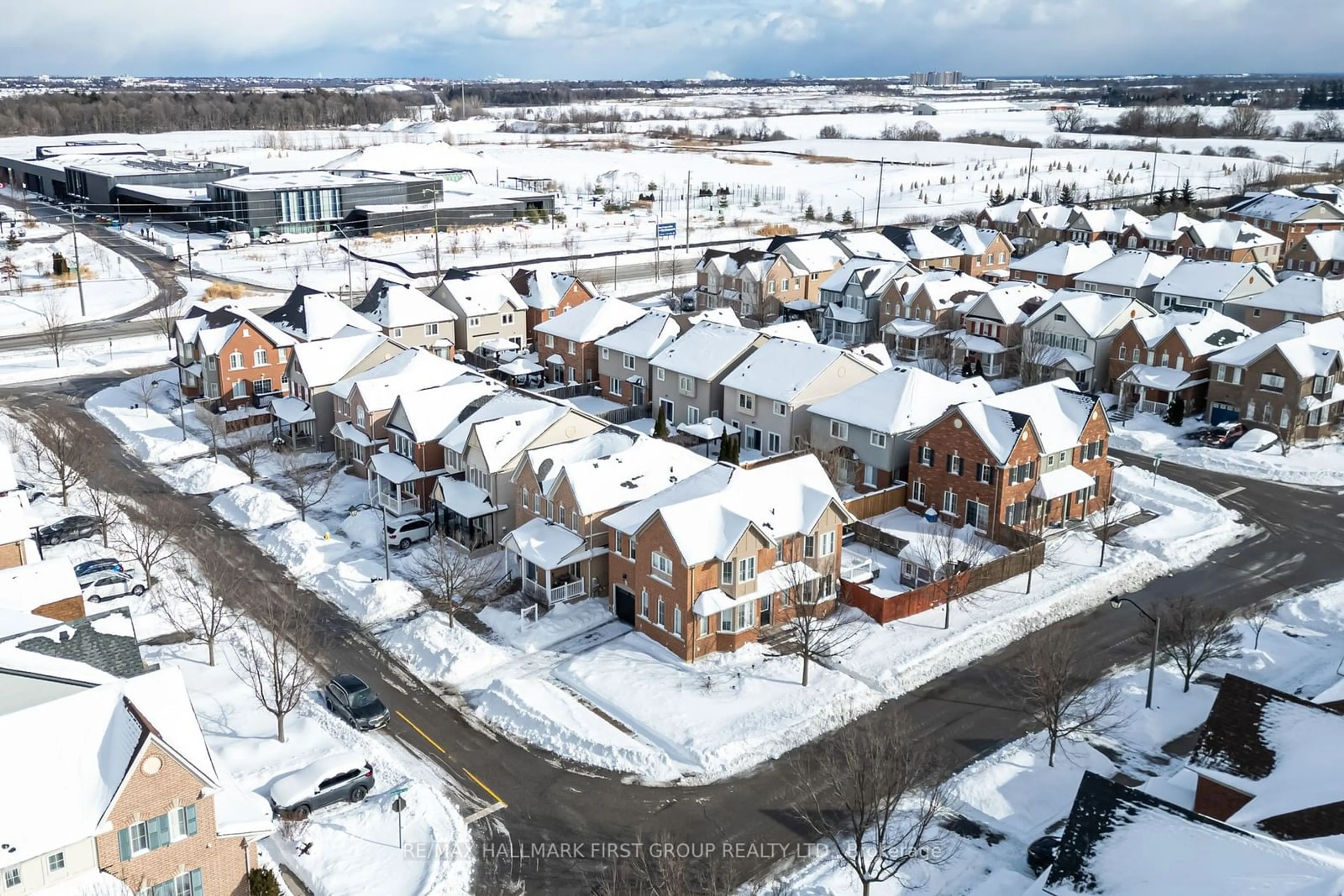 A pic from outside/outdoor area/front of a property/back of a property/a pic from drone, street for 68 Mcnicol Cres, Ajax Ontario L1Z 1Y8