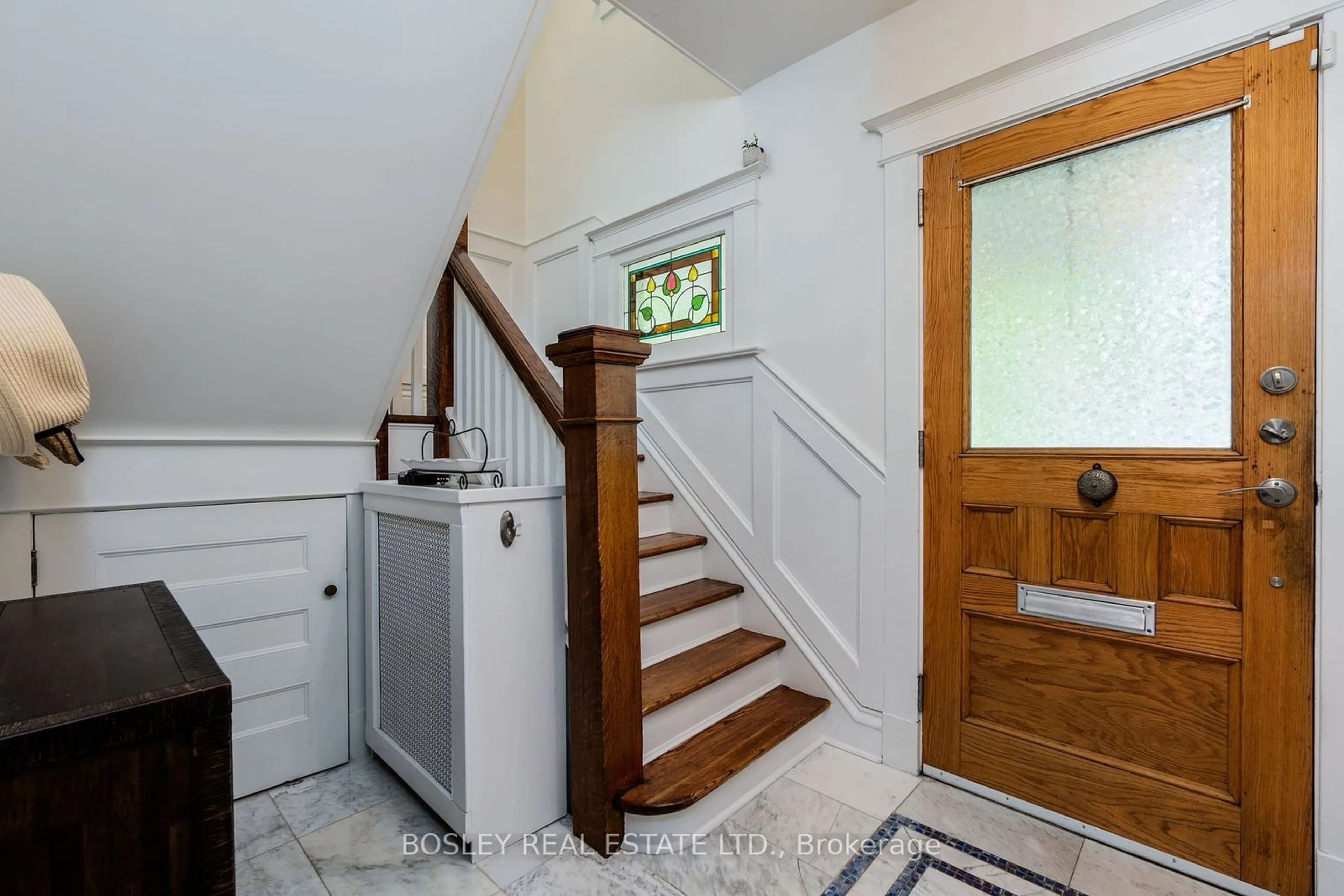 Indoor entryway for 14 Swanwick Ave, Toronto Ontario M4E 1Z1