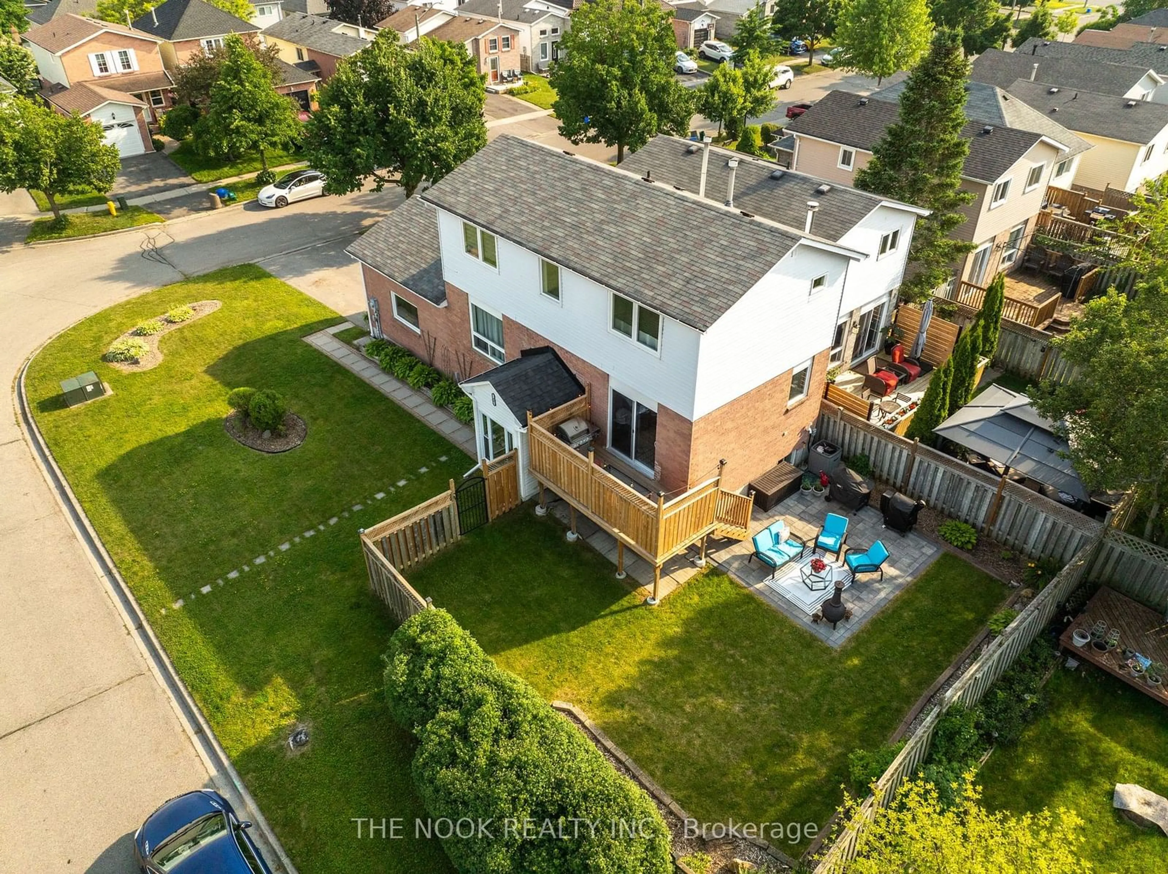 A pic from outside/outdoor area/front of a property/back of a property/a pic from drone, unknown for 44 Broadlands Cres, Clarington Ontario L1E 1R1