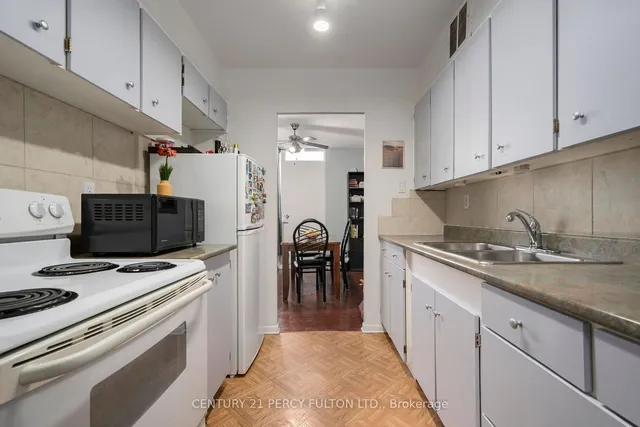 Additional property image - 180 Markham Rd Unit 915
