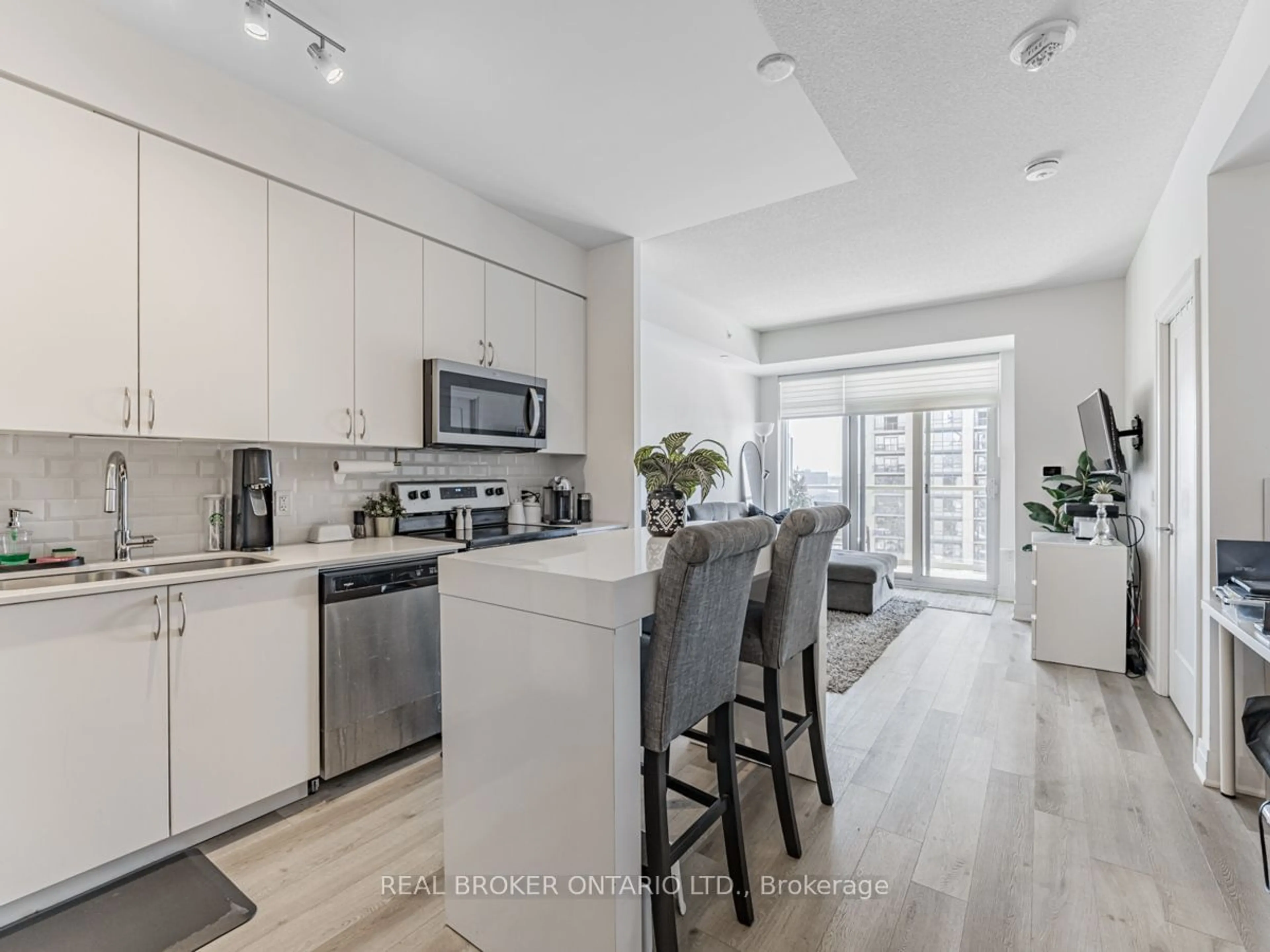 Open concept kitchen, unknown for 3220 Sheppard Ave #1206, Toronto Ontario M1T 3K3