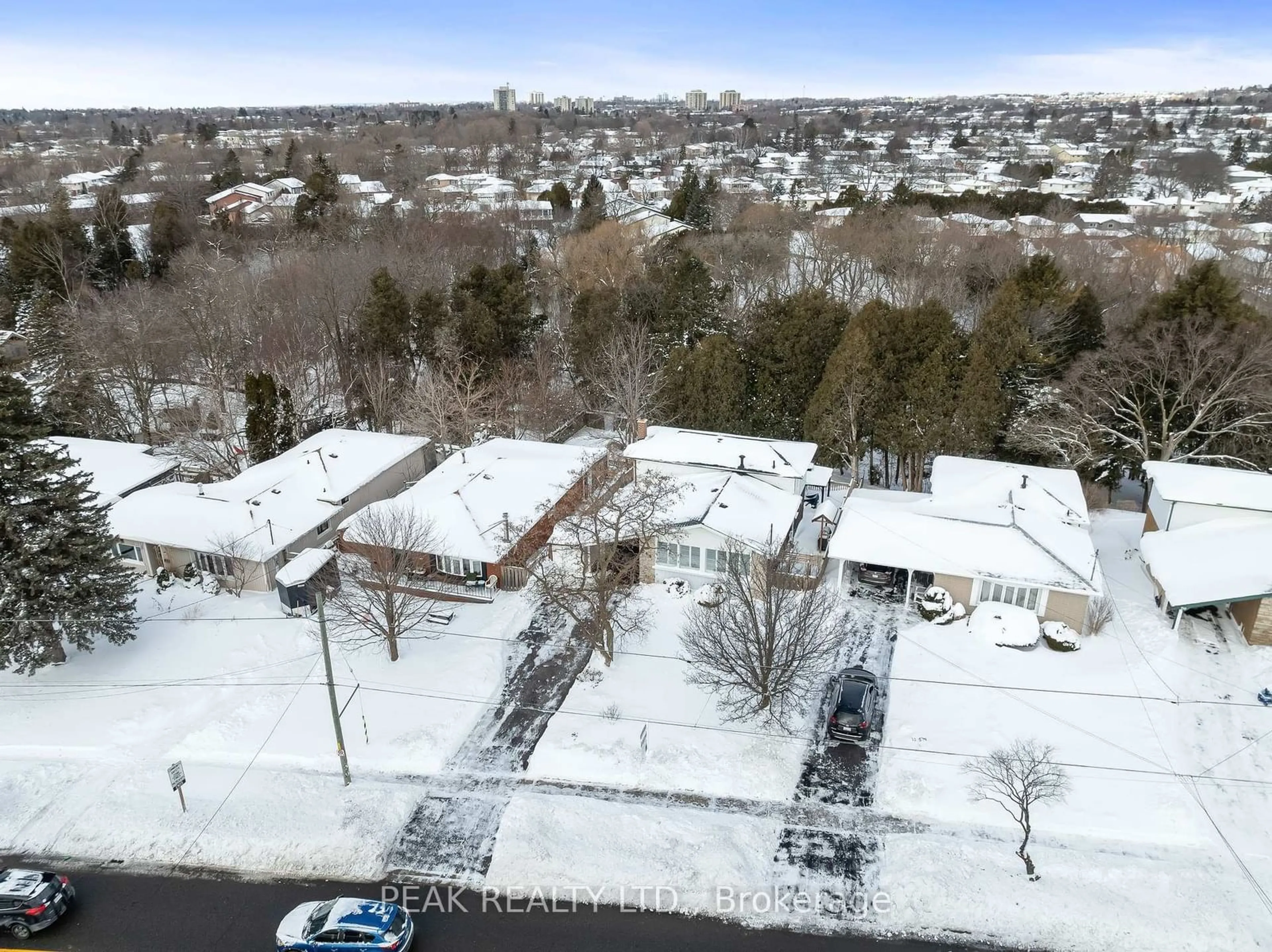 A pic from outside/outdoor area/front of a property/back of a property/a pic from drone, unknown for 748 Adelaide Ave, Oshawa Ontario L1G 2A9