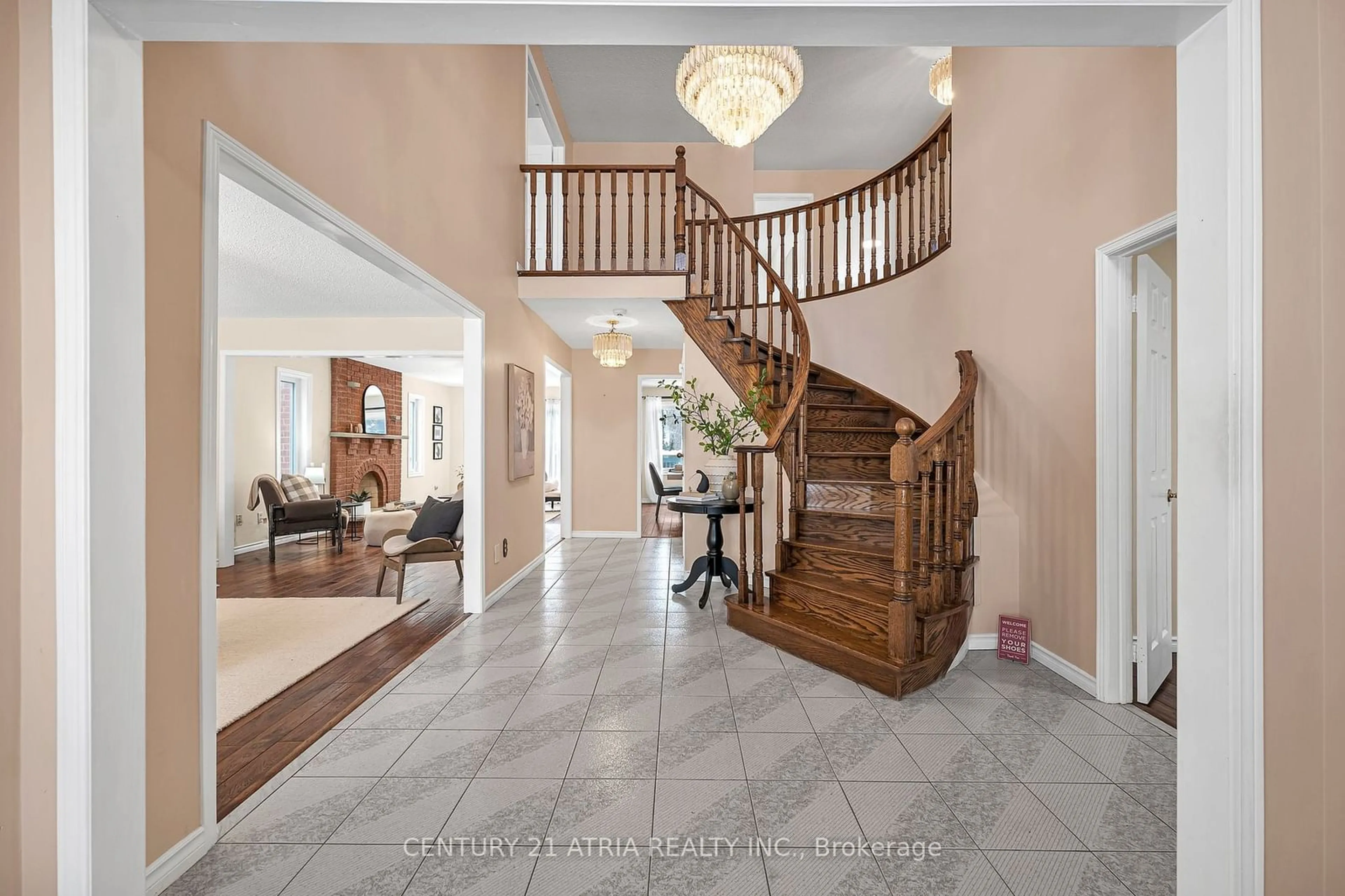 Indoor foyer for 1630 Marshcourt Dr, Pickering Ontario L1V 6G7