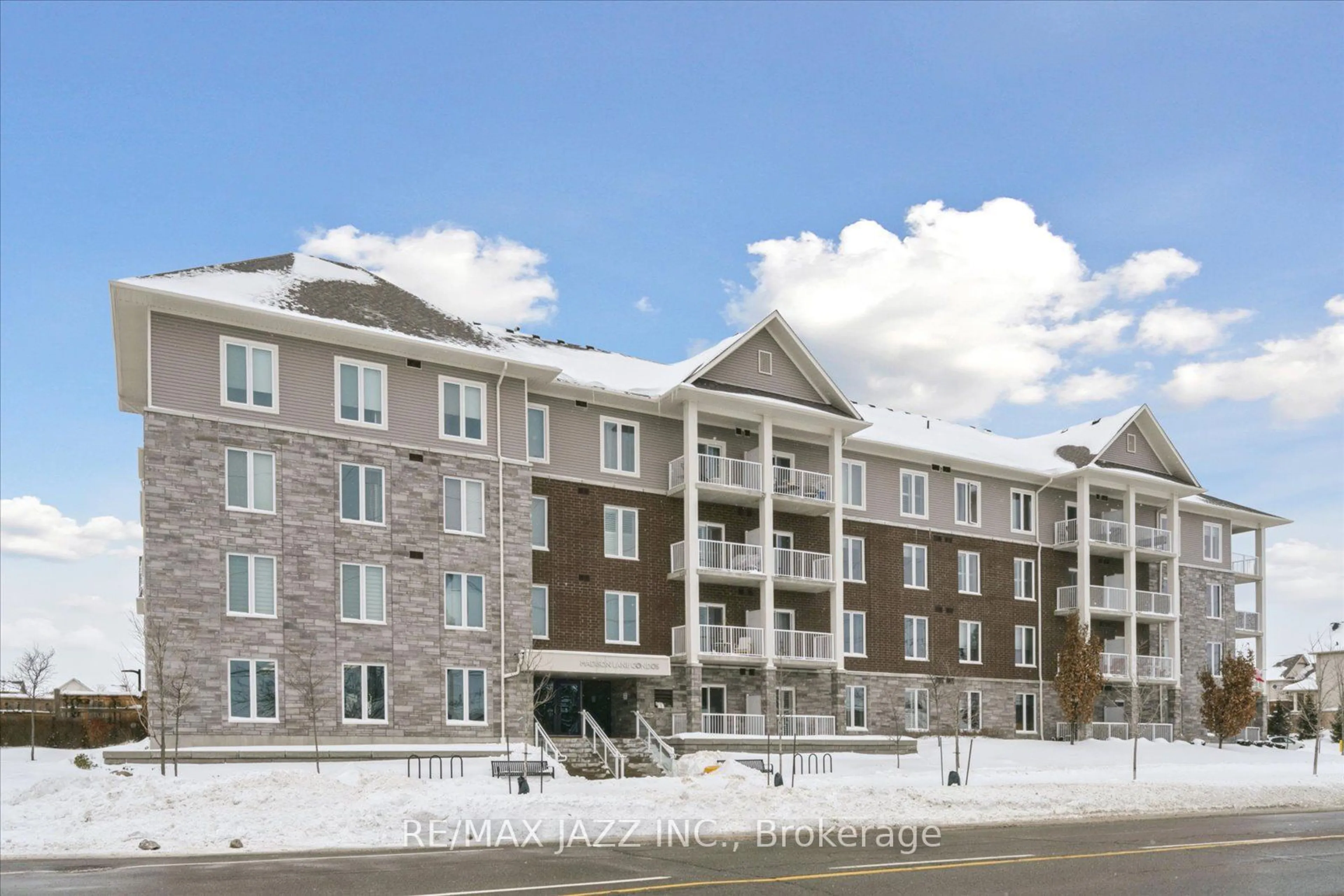 Unknown for 290 Liberty St #322, Clarington Ontario L1C 0V5