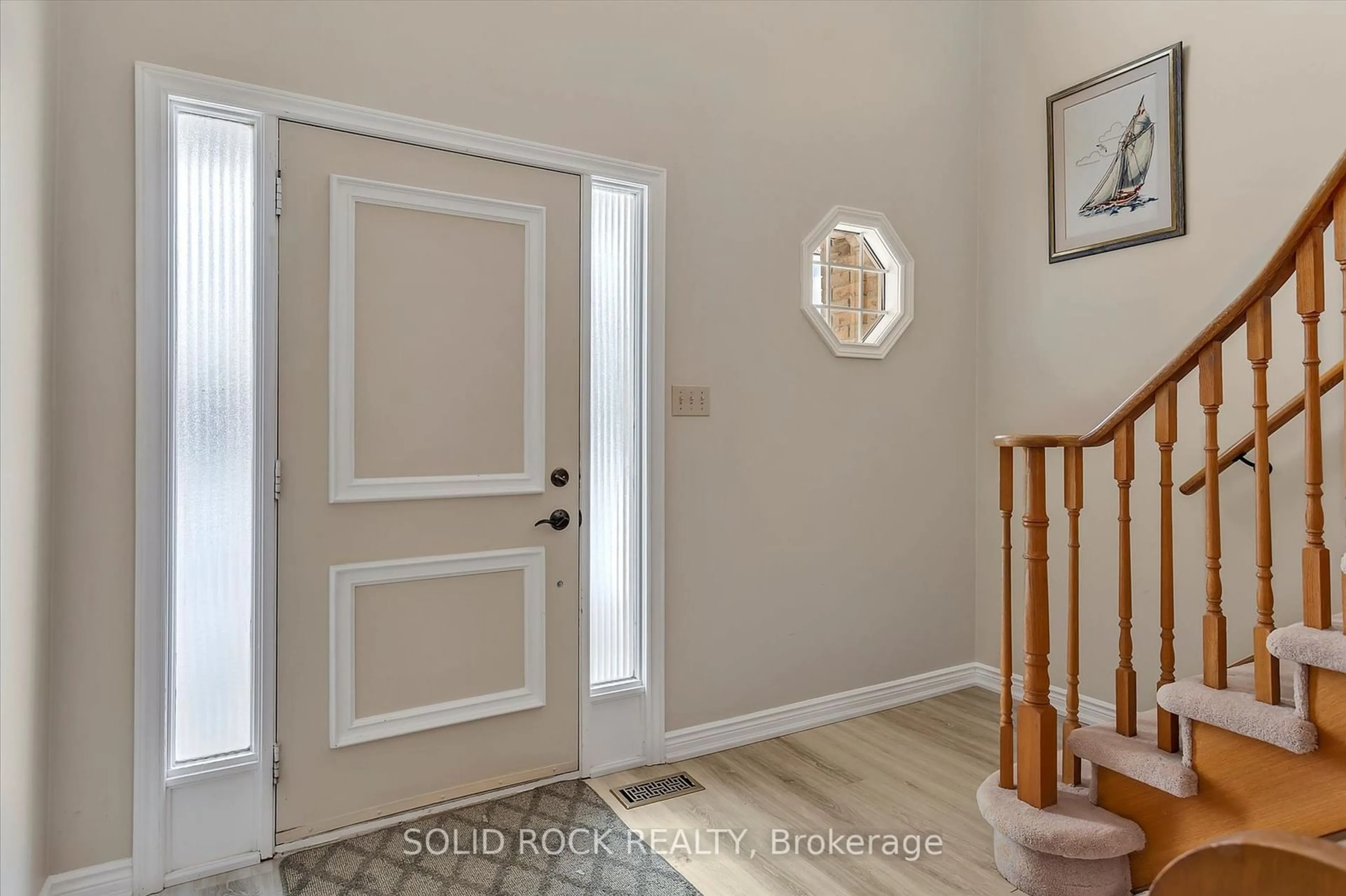 Indoor entryway for 26 McLellan Dr, Clarington Ontario L1E 1Z8