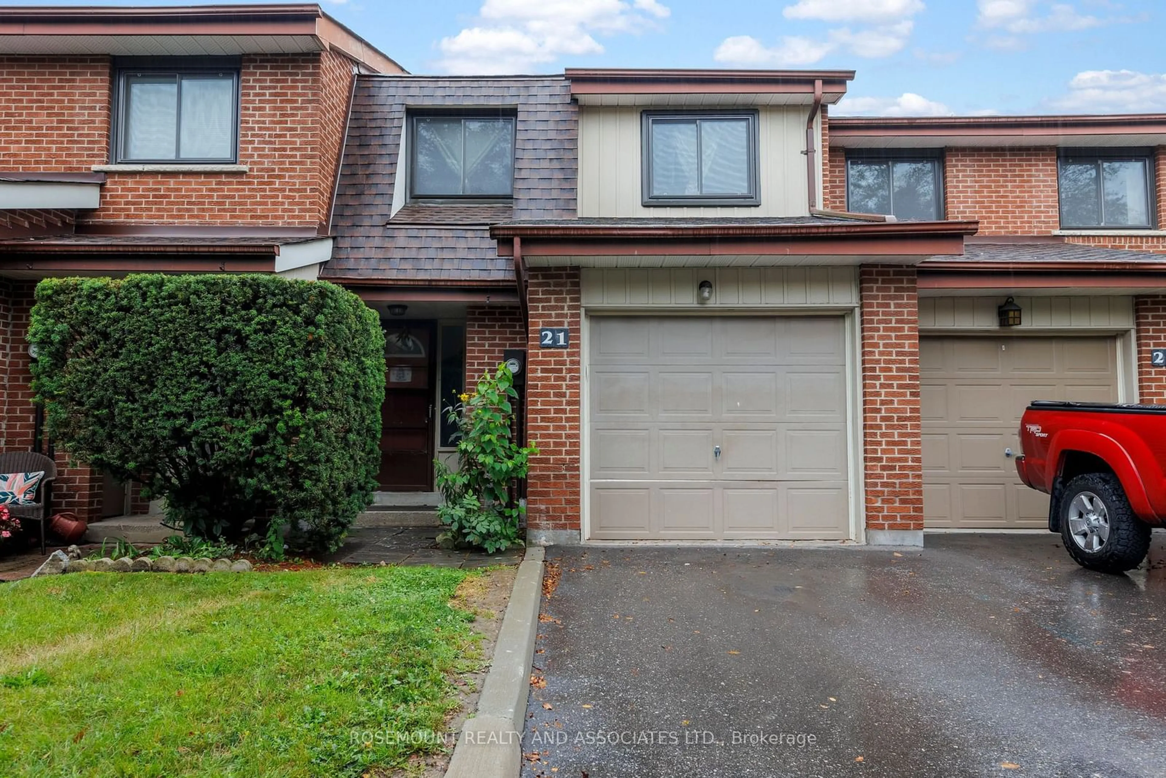 Home with brick exterior material, street for 227 Jeffery St #21, Whitby Ontario L1N 6E4