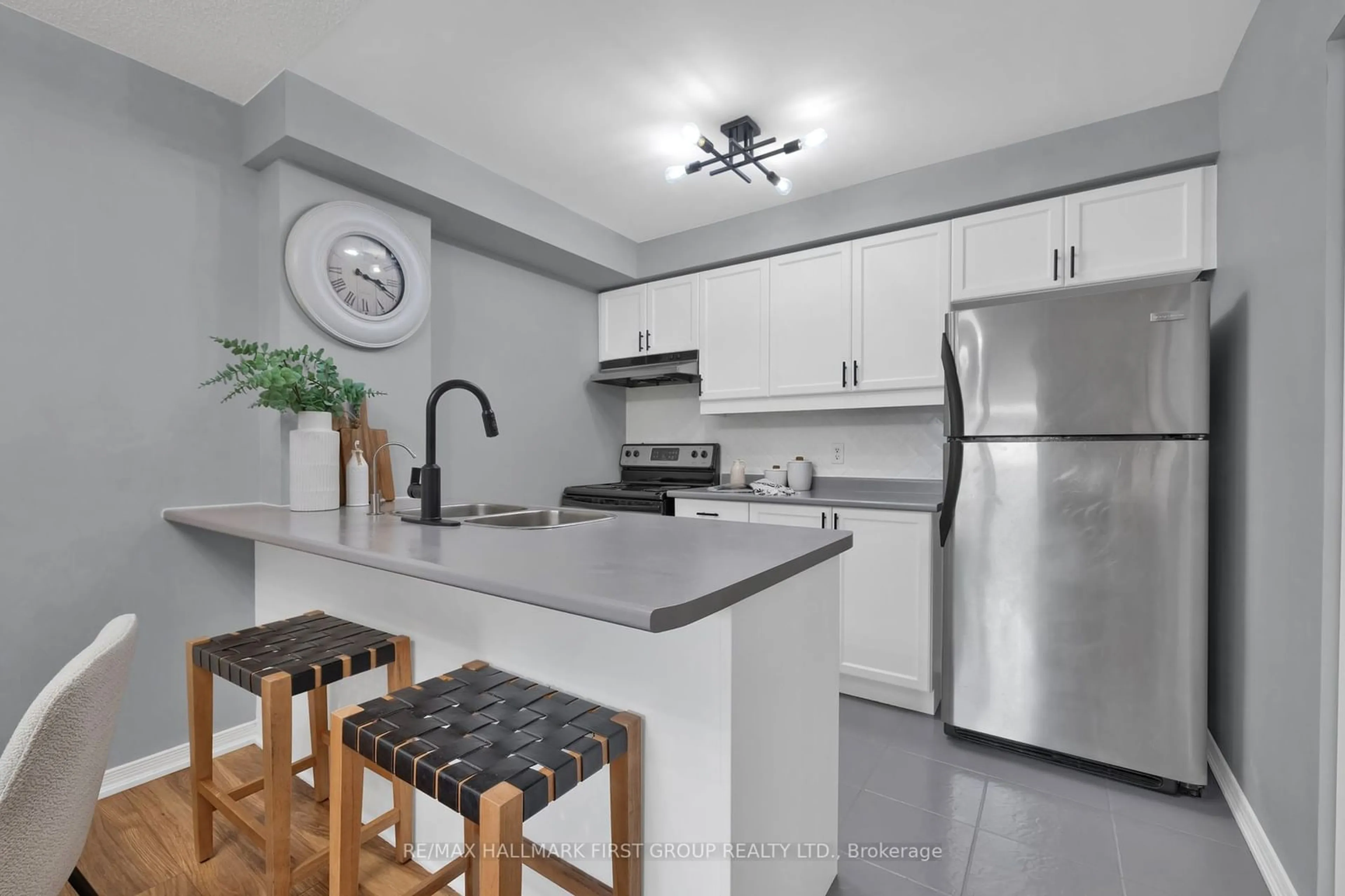 Open concept kitchen, unknown for 120 Aspen Springs Dr #109, Clarington Ontario L1C 0G7