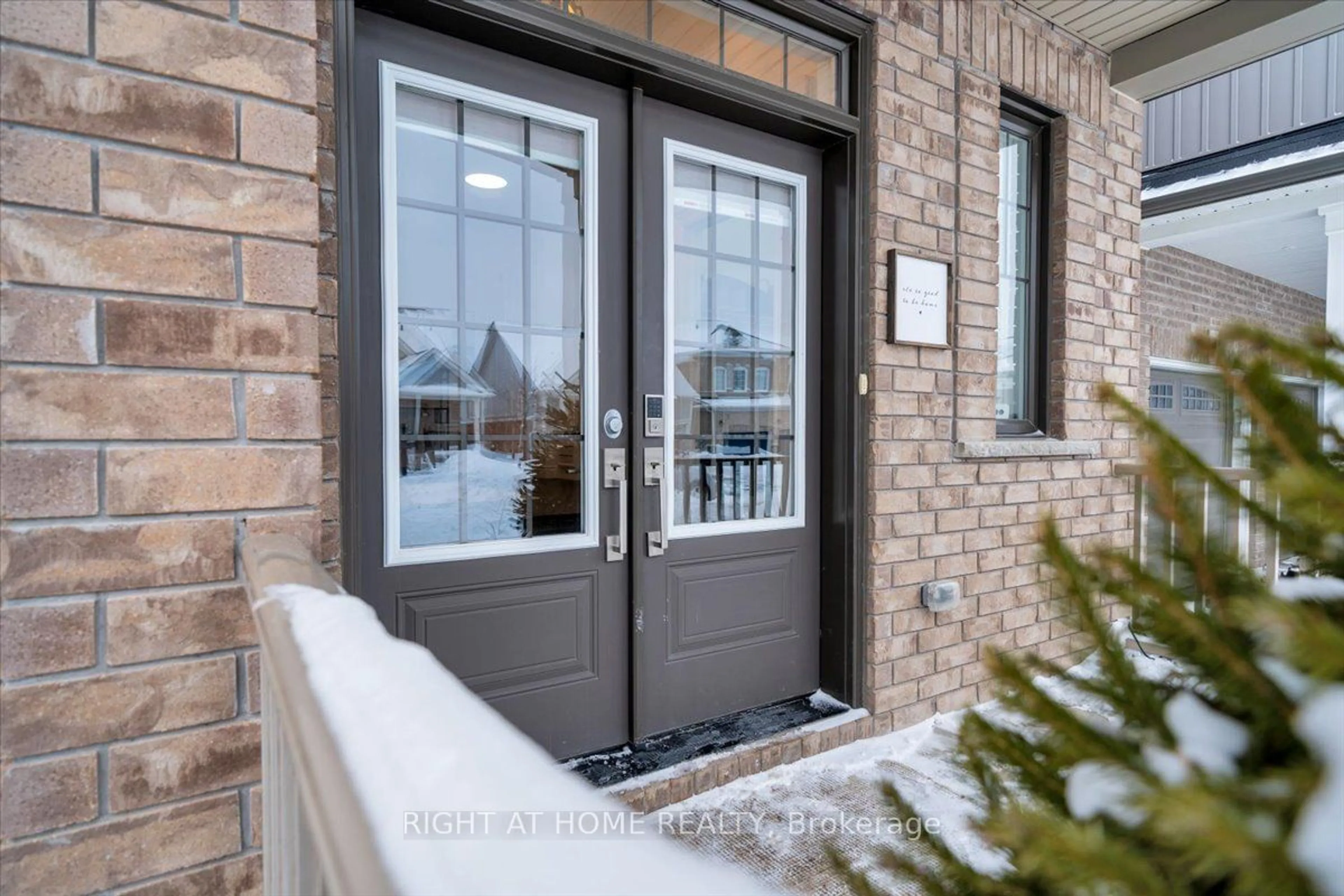 Indoor entryway for 144 Fred Jackman Ave, Clarington Ontario L1C 3K2