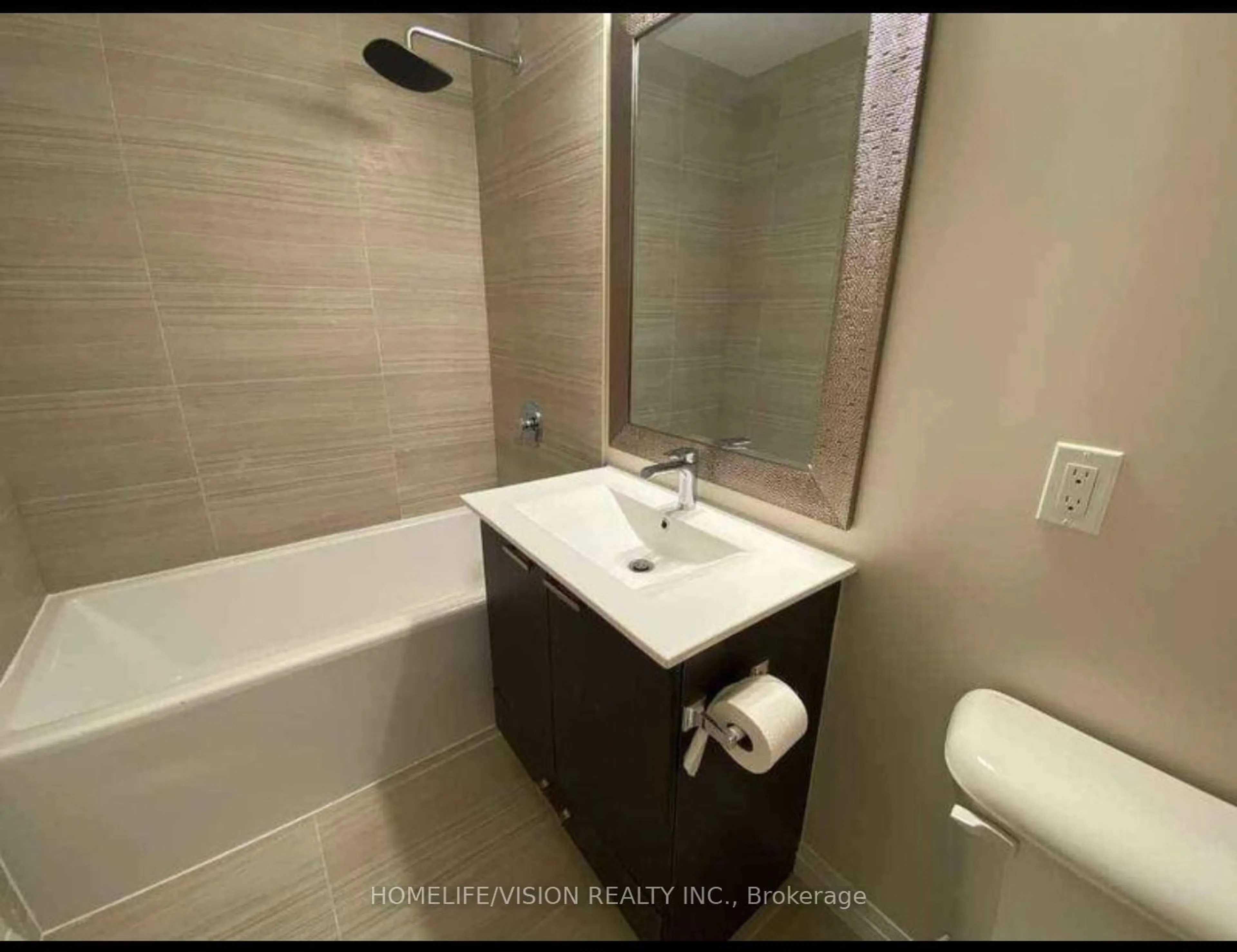 Standard bathroom, ceramic/tile floor for 2152 LAWRENCE Ave #1204, Toronto Ontario M1E 0B5